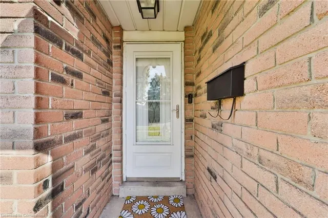 Additional property image - 8 Muscot Dr
