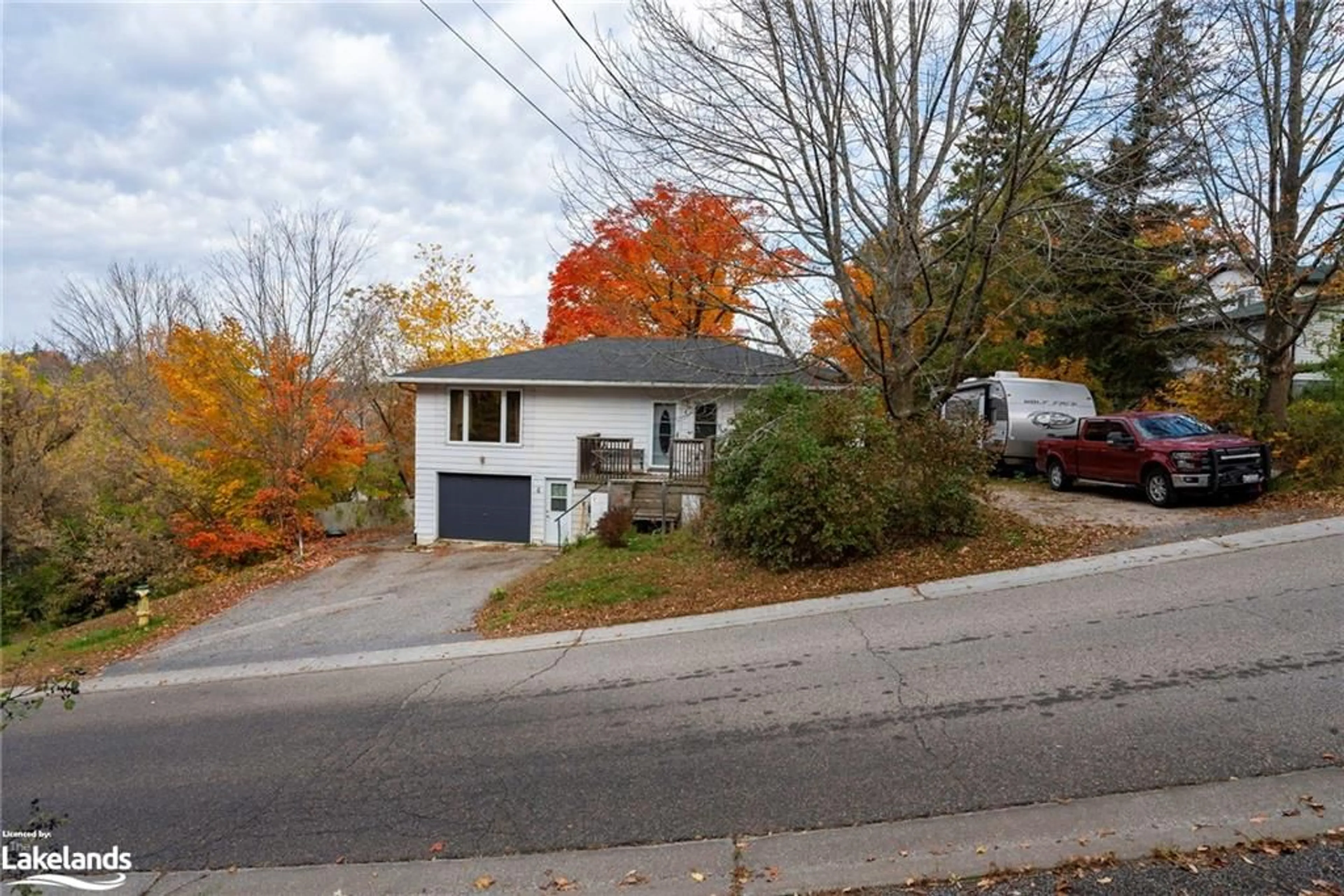A pic from exterior of the house or condo, the street view for 4 George St, Parry Sound Ontario P2A 2M1