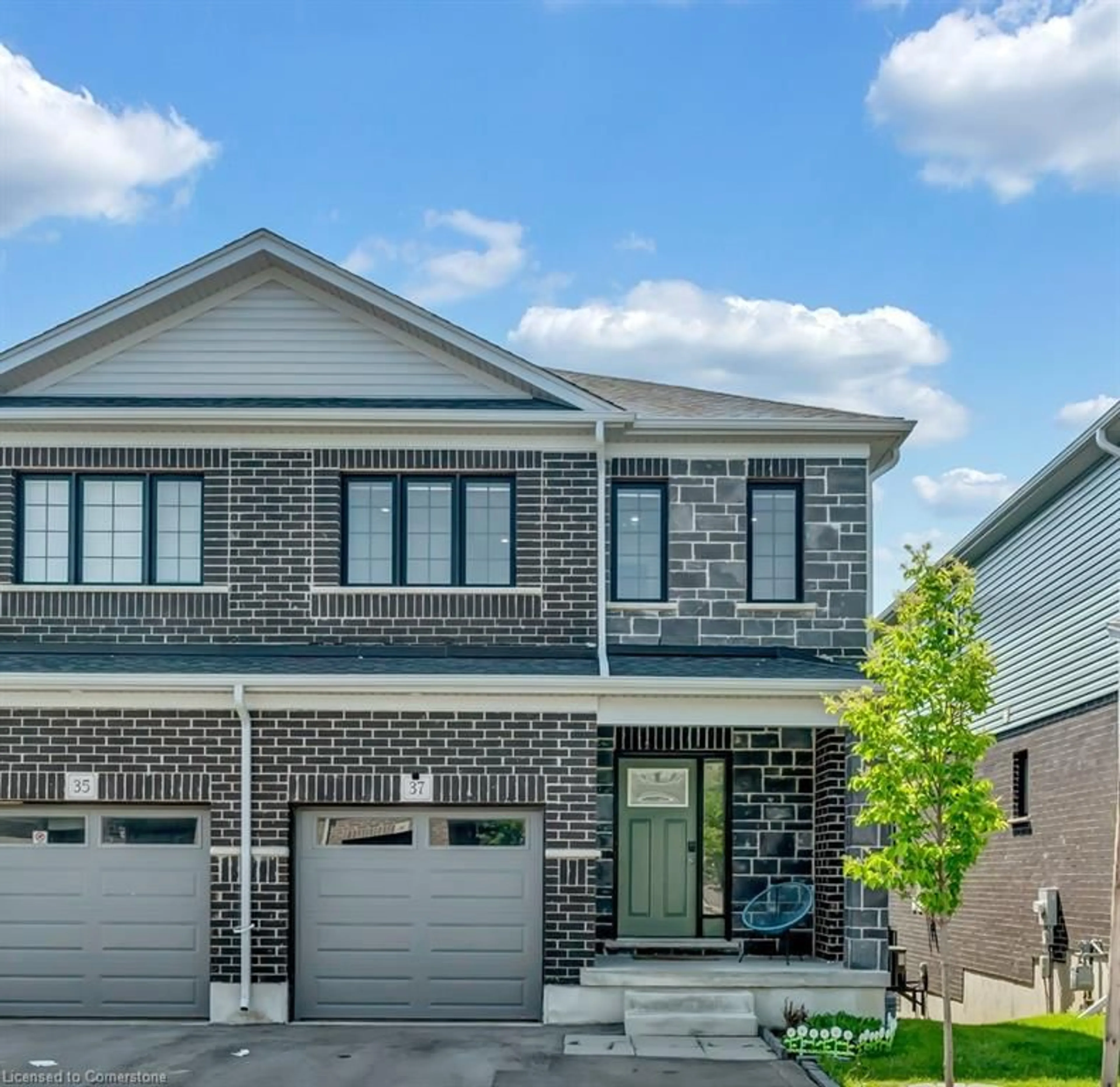 Home with brick exterior material for 37 Woodedge Cir, Kitchener Ontario N2R 0P8