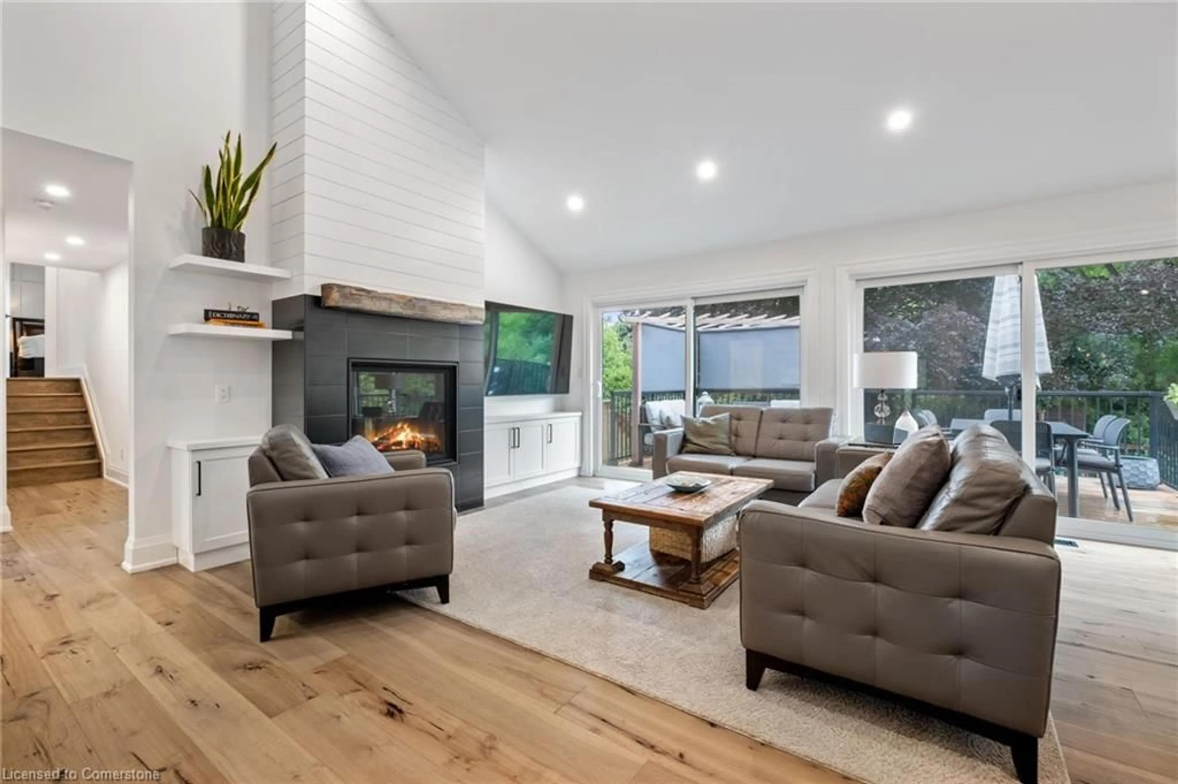 Living room, wood floors for 799 Cranston Crt, Burlington Ontario L7T 2Y6