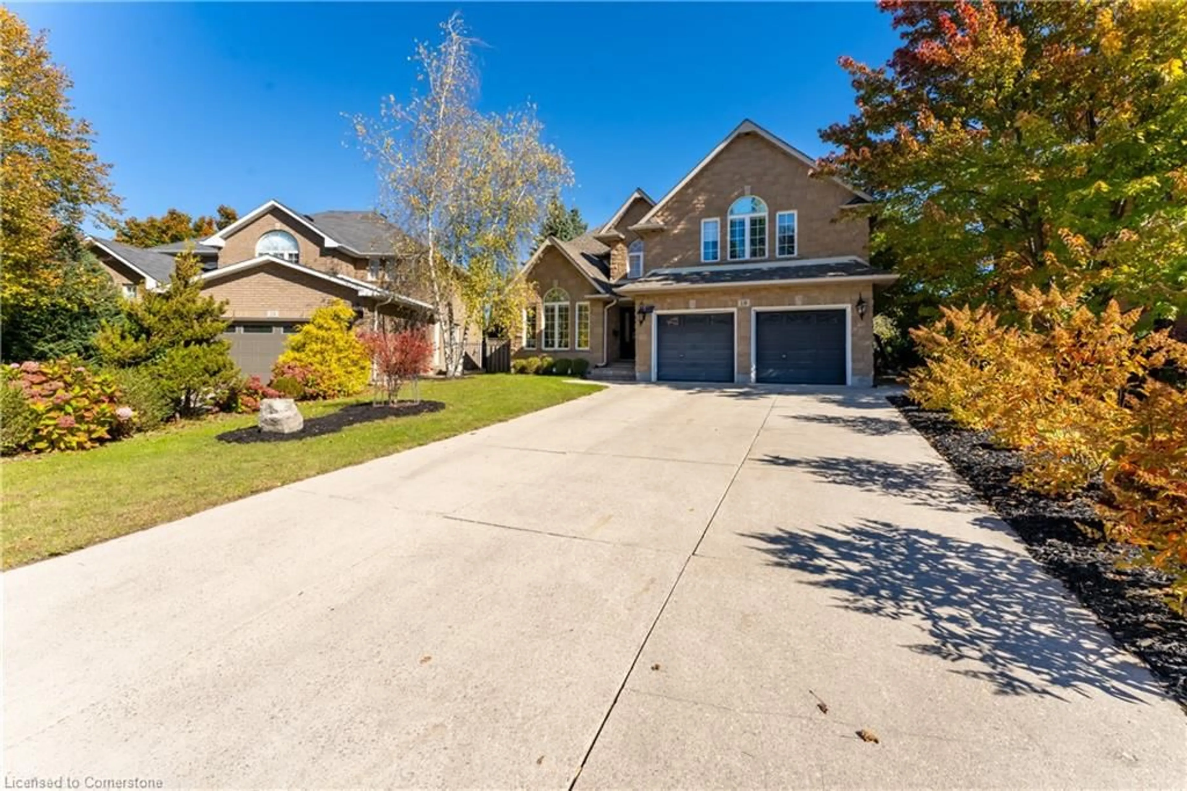 Frontside or backside of a home, the street view for 19 Canter Crt, Ancaster Ontario L9K 1K7