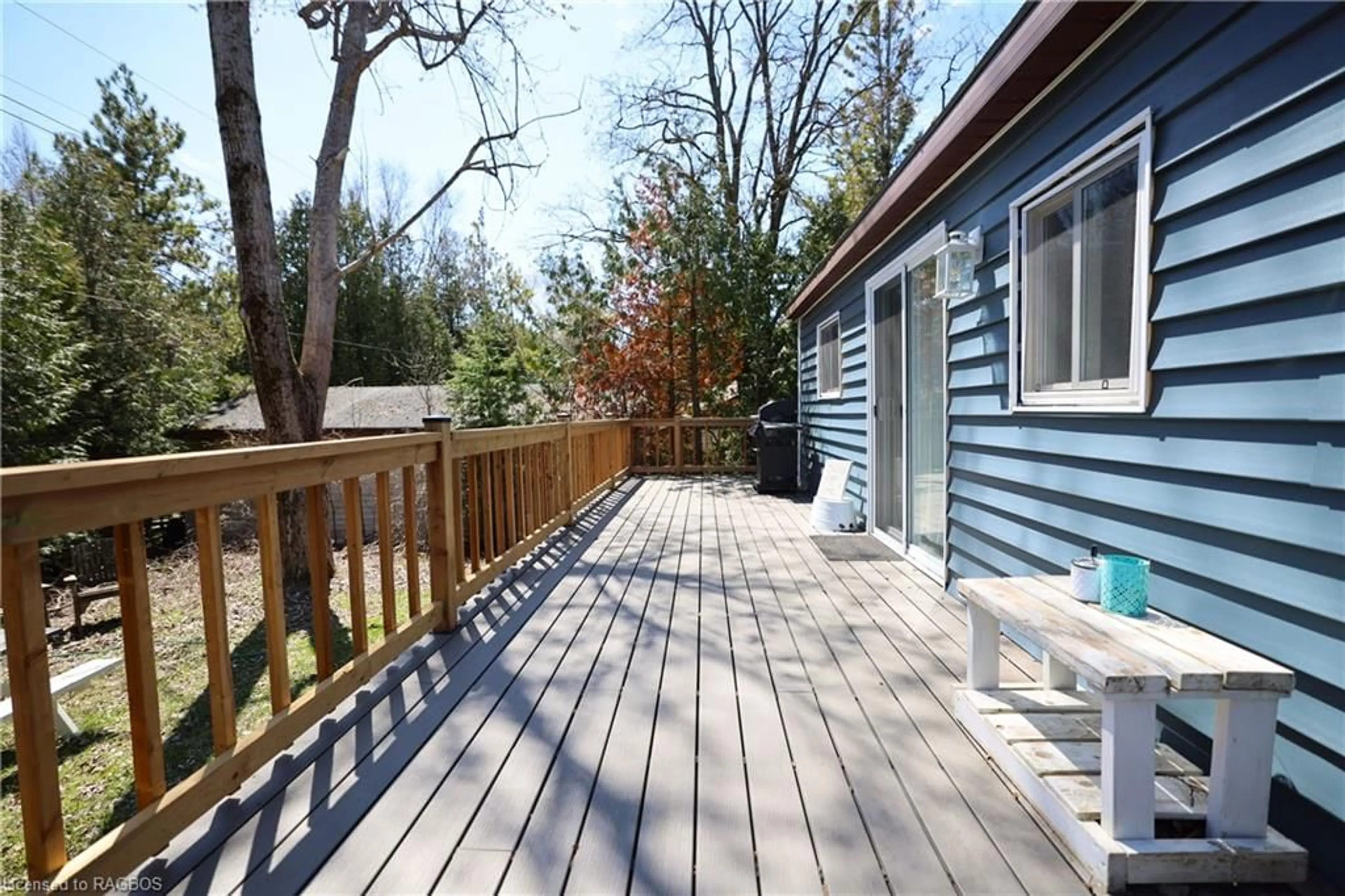 Patio, cottage for 1055 2nd Ave, Saugeen Indian Reserve #29 Ontario N0H 2G0