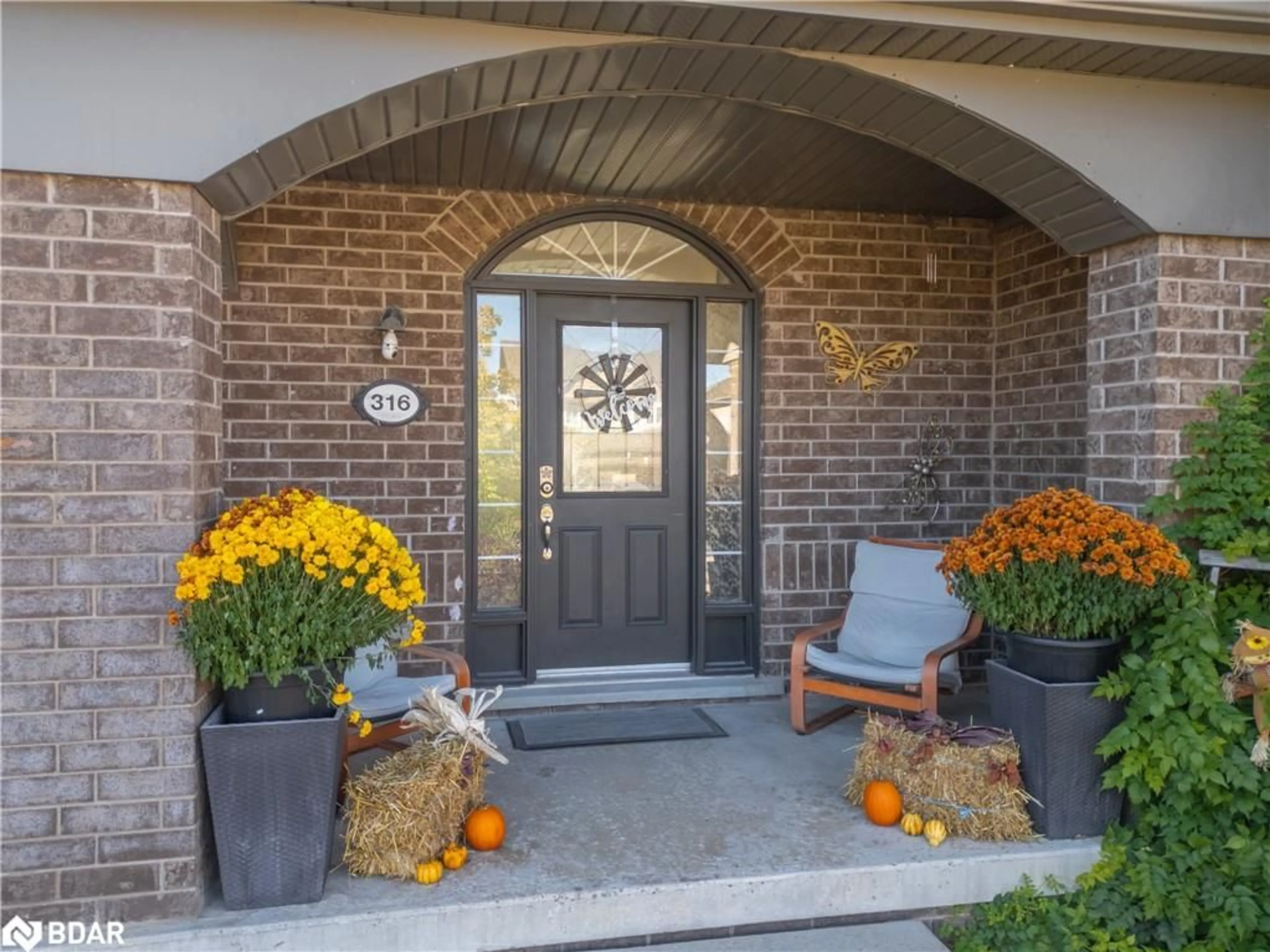 Indoor entryway, wood floors for 316 Rintoul Crescent Cres, Shelburne Ontario L9V 3V5