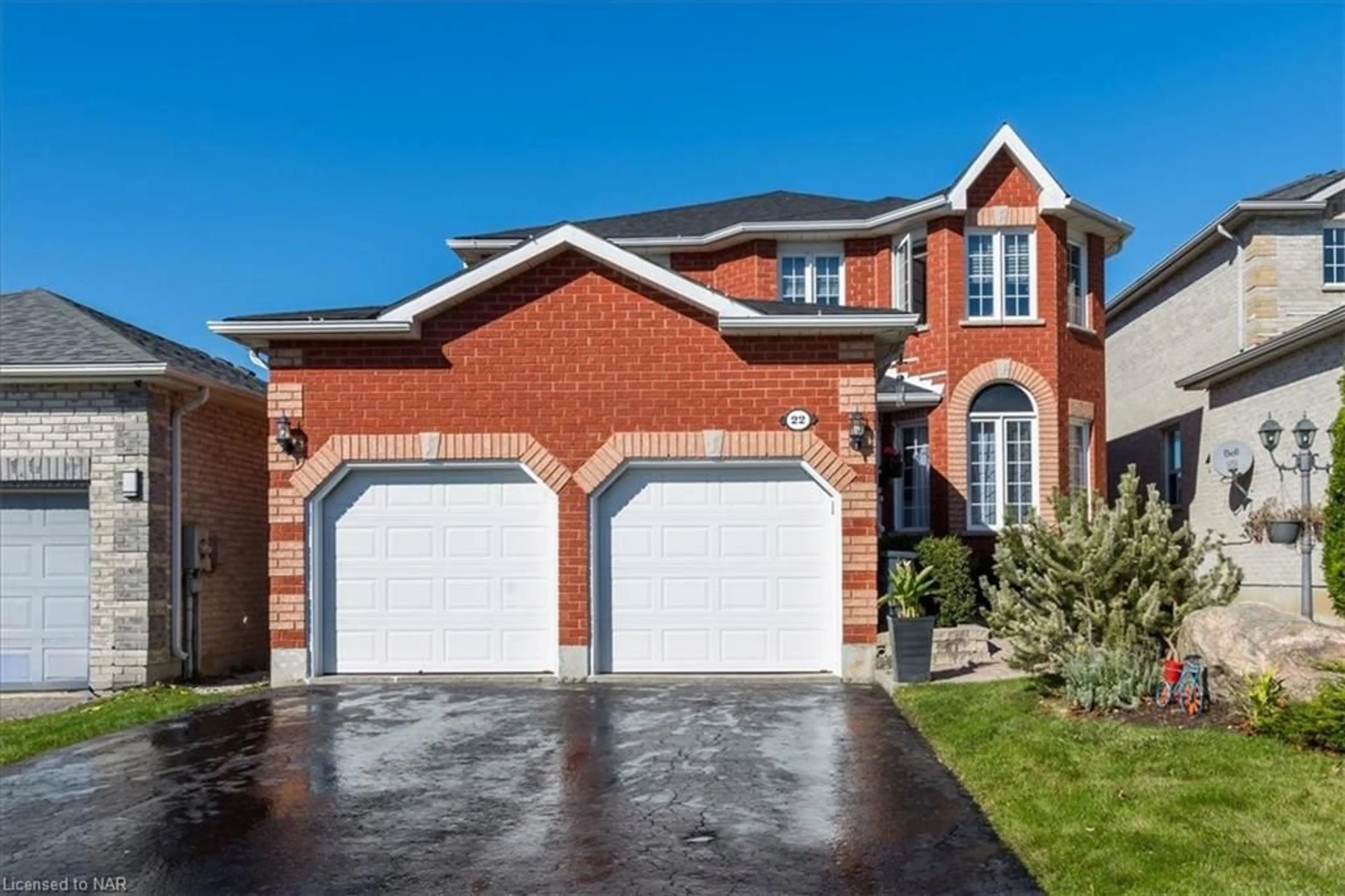 Home with brick exterior material for 22 Grace Cres, Barrie Ontario L4N 9S8