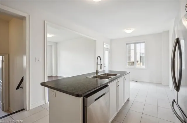 Additional property image - 8 Slater Mill Place