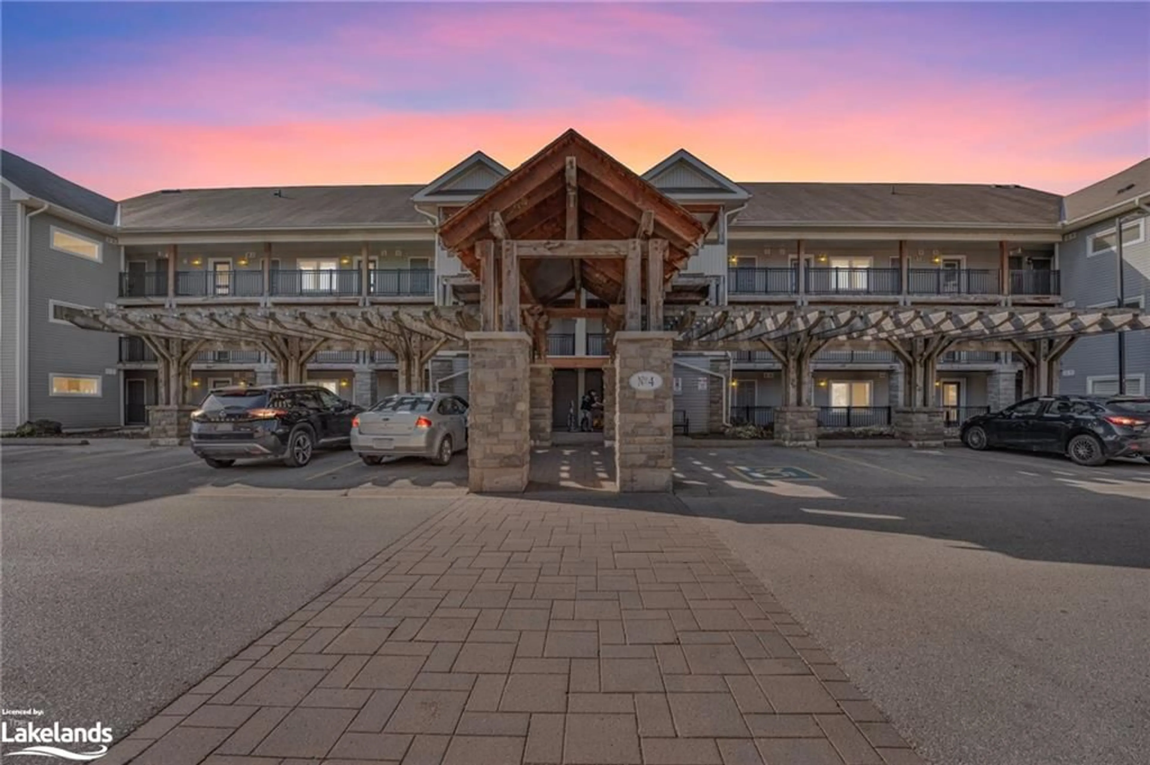 Indoor lobby for 4 Brandy Lane Dr #201, Collingwood Ontario L9Y 0X4