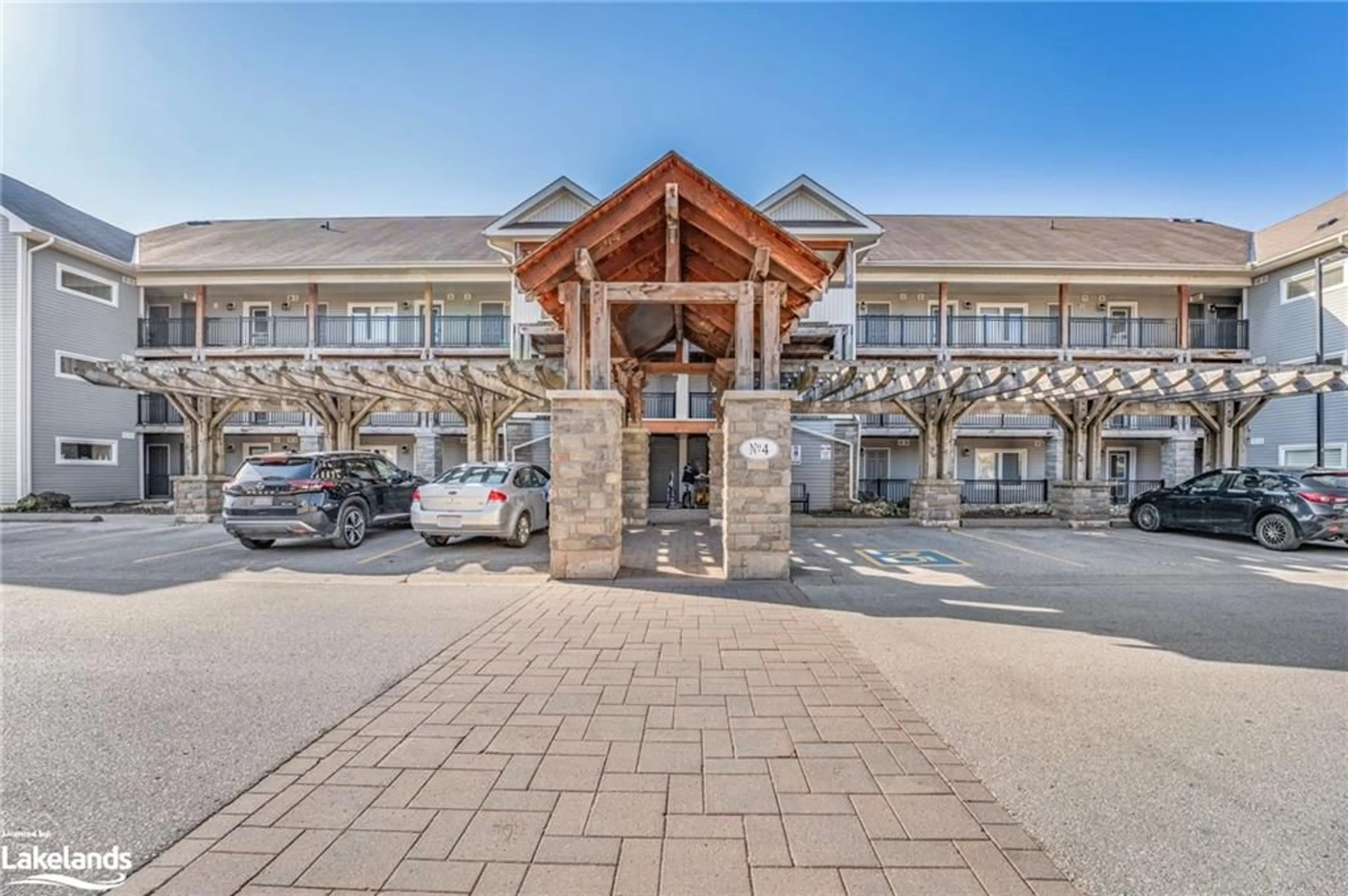 A pic from exterior of the house or condo, the front or back of building for 4 Brandy Lane Dr #201, Collingwood Ontario L9Y 0X4