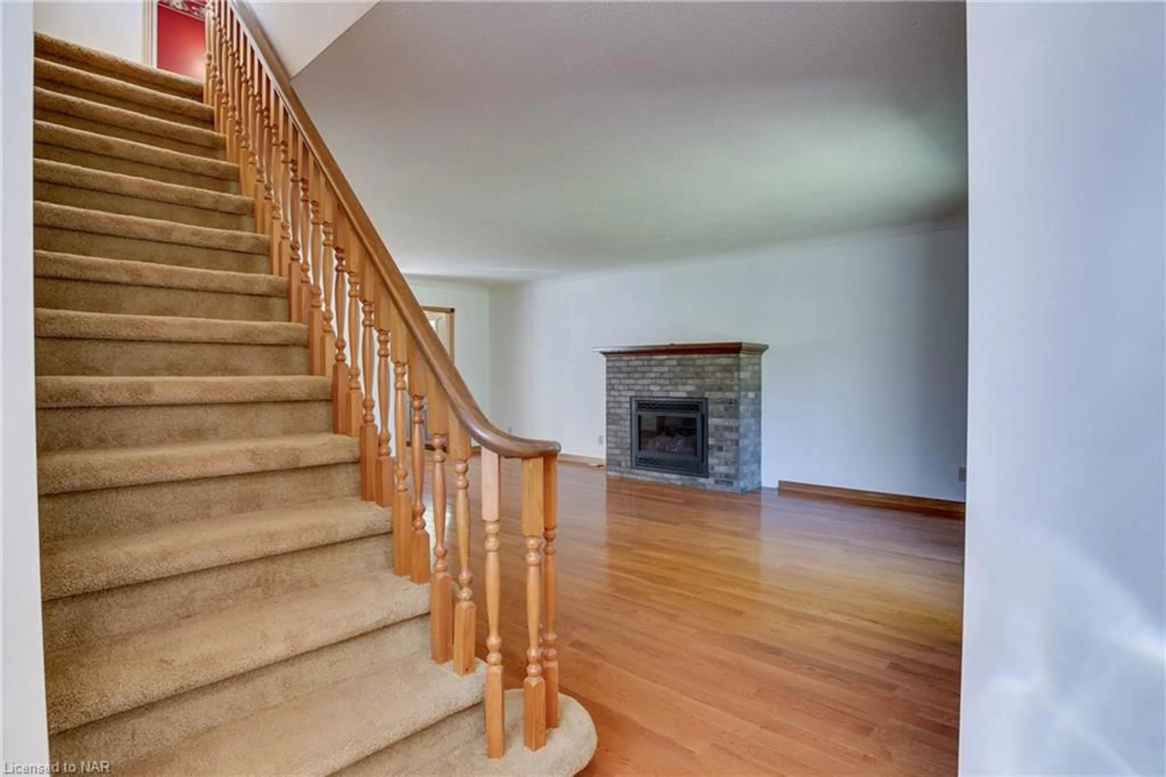 Indoor foyer, wood floors for 327 South Mill St, Ridgeway Ontario L0S 1N0