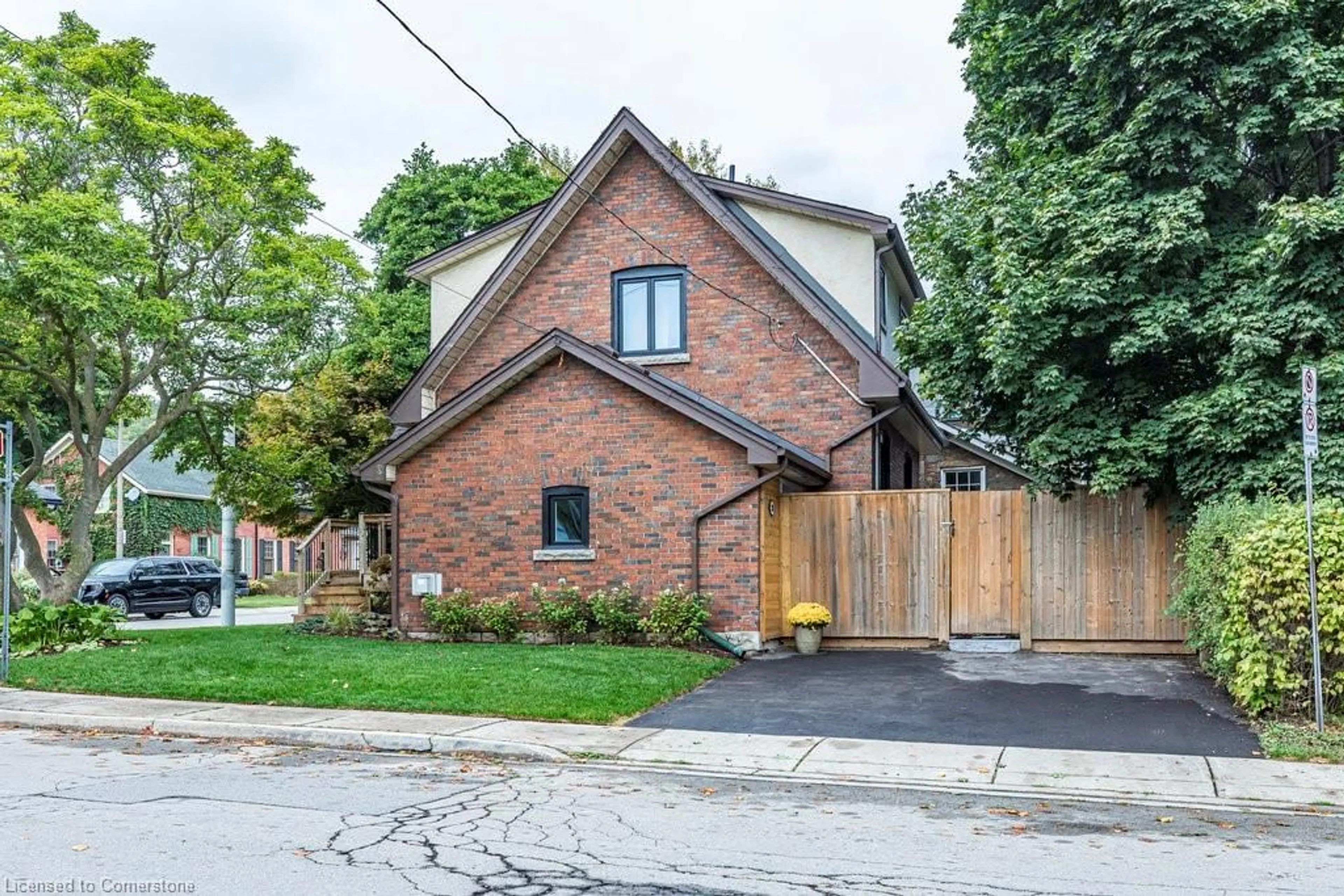 Home with brick exterior material for 23 Sydenham St, Dundas Ontario L9H 2T6