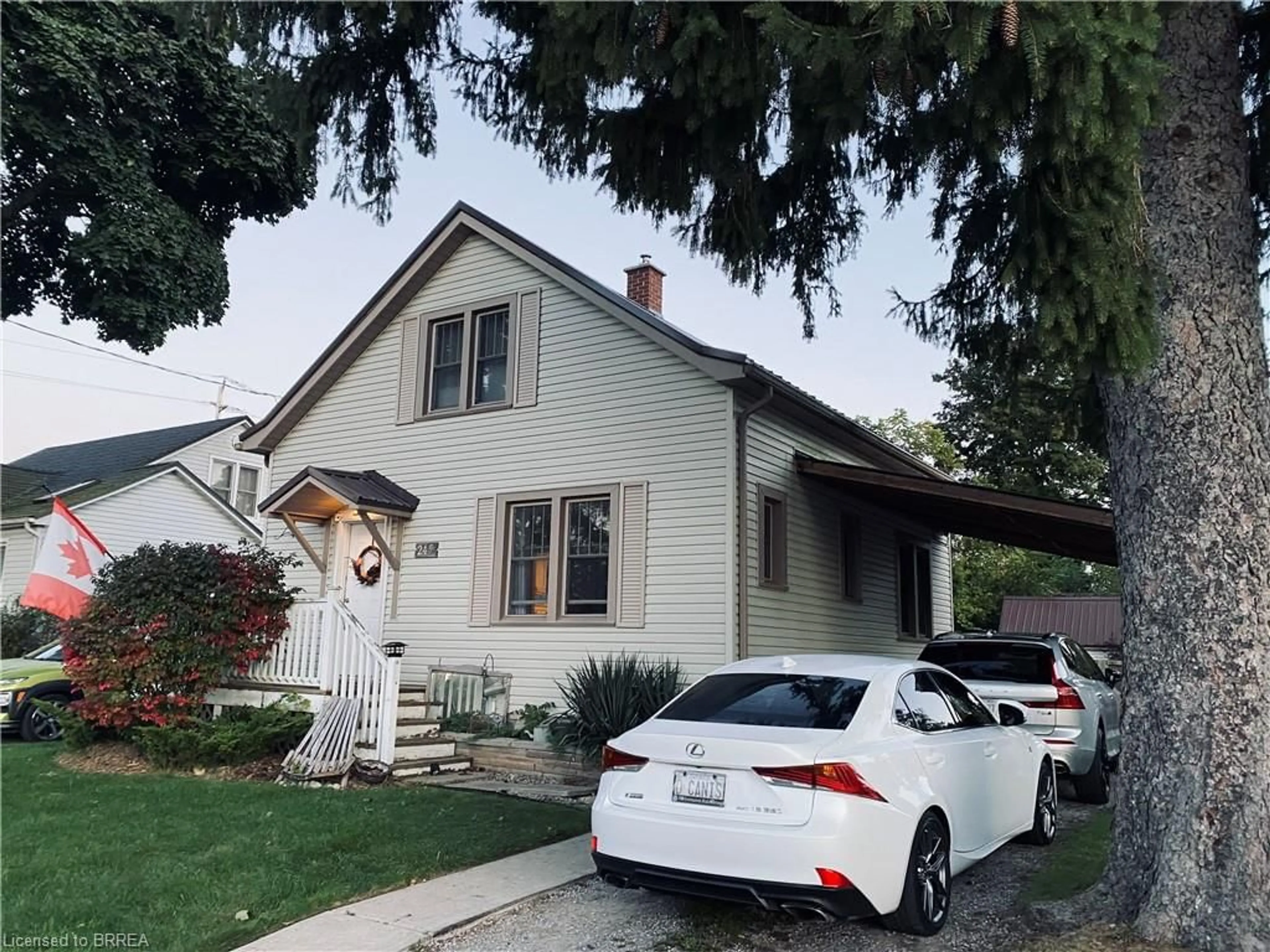 Frontside or backside of a home, the street view for 245 Grove St, Simcoe Ontario N3Y 1K8