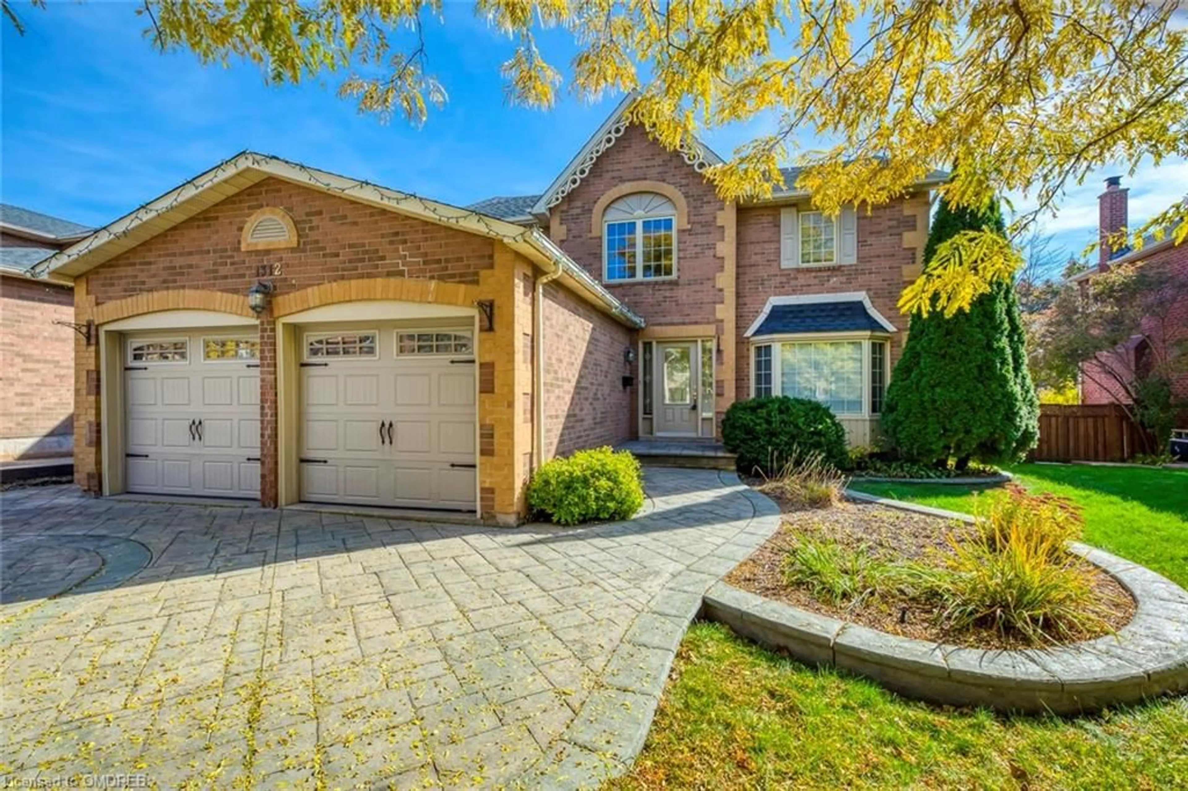 Home with brick exterior material for 1312 Fieldcrest Lane, Oakville Ontario L6M 2N6