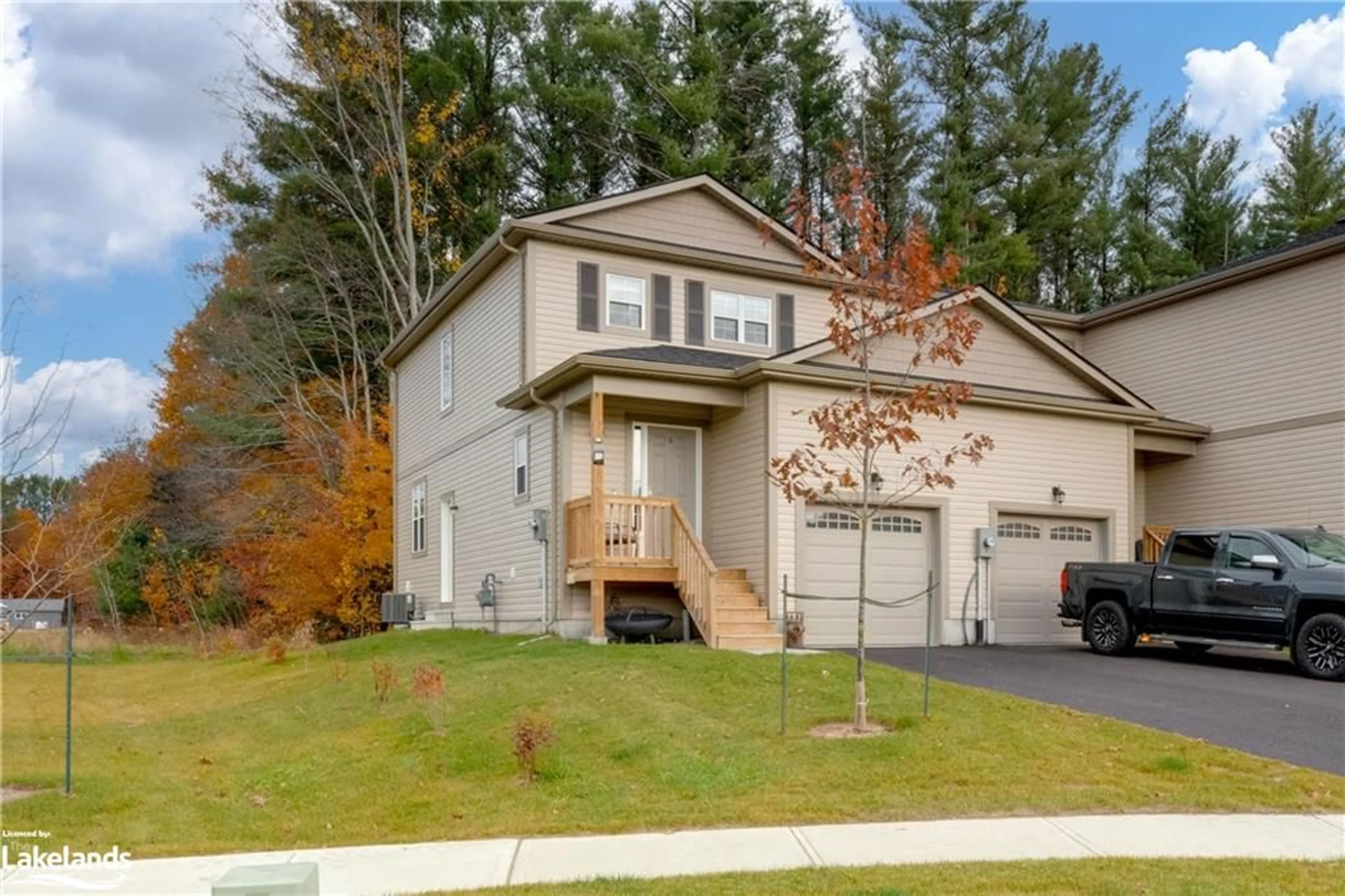 A pic from exterior of the house or condo, cottage for 33 Nicole Park Court, Bracebridge Ontario P1L 1W9