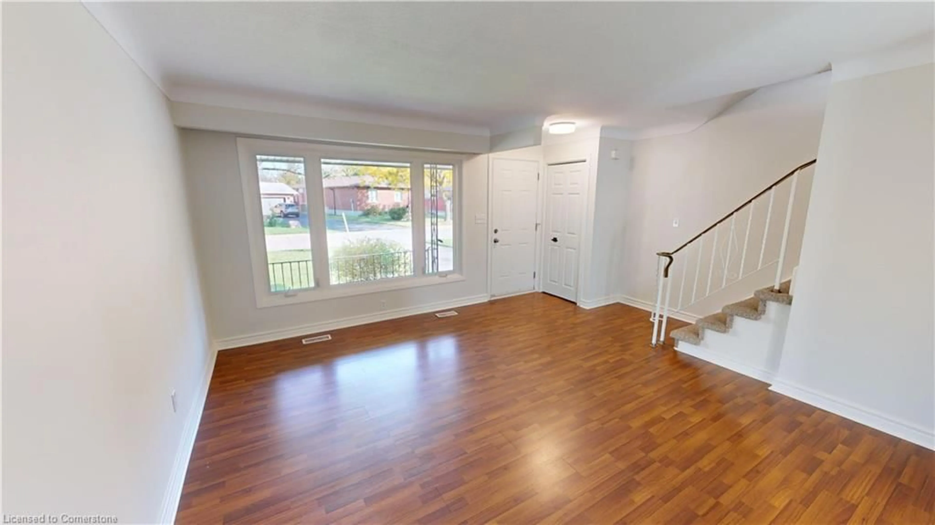 A pic of a room, wood floors for 40 Westfield Dr, St. Catharines Ontario L2N 5Z6