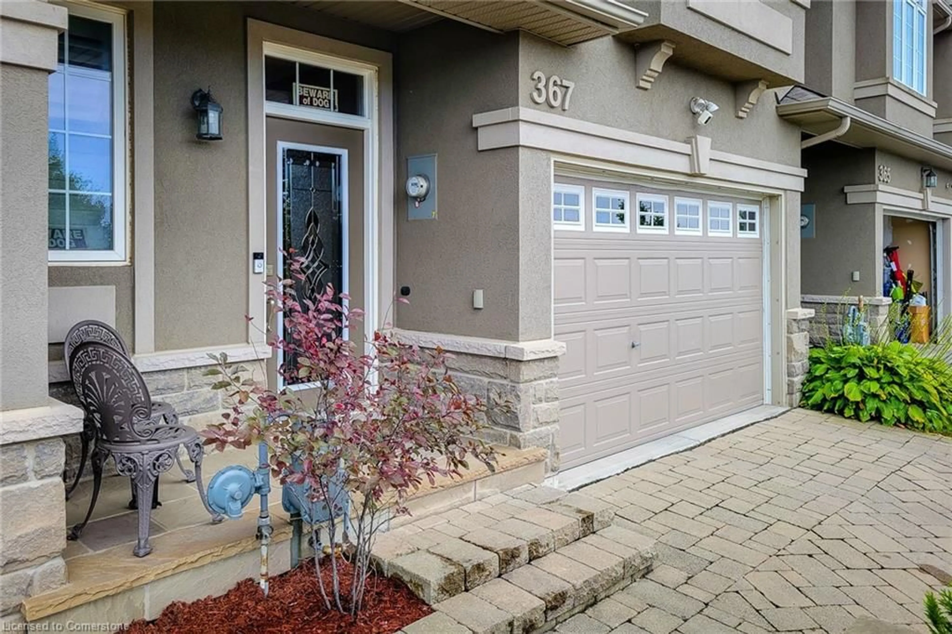 Indoor entryway, ceramic floors for 367 Stonehenge Dr, Hamilton Ontario L9K 0E8