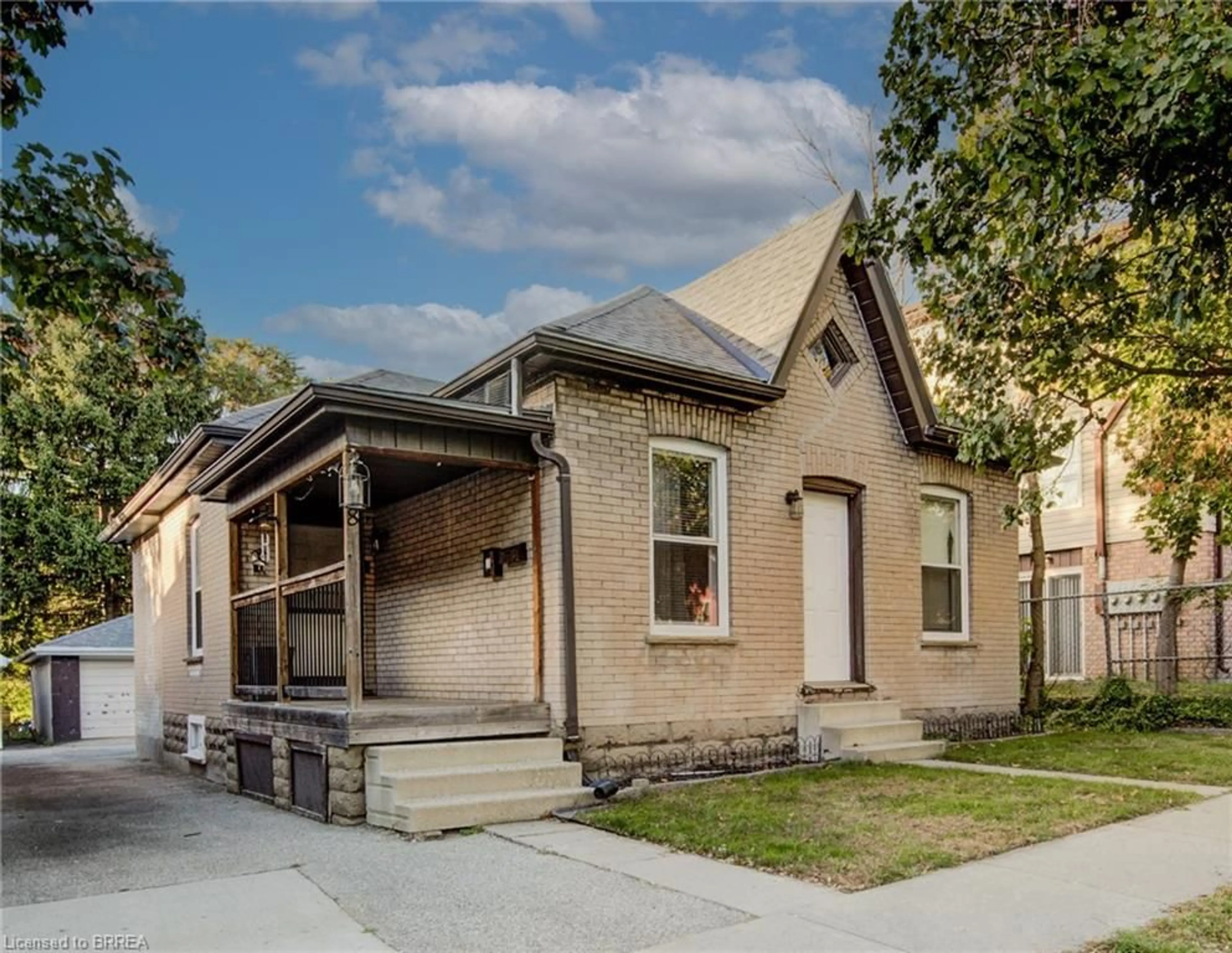 Frontside or backside of a home, the front or back of building for 18 Bond St, Brantford Ontario N3R 4G5