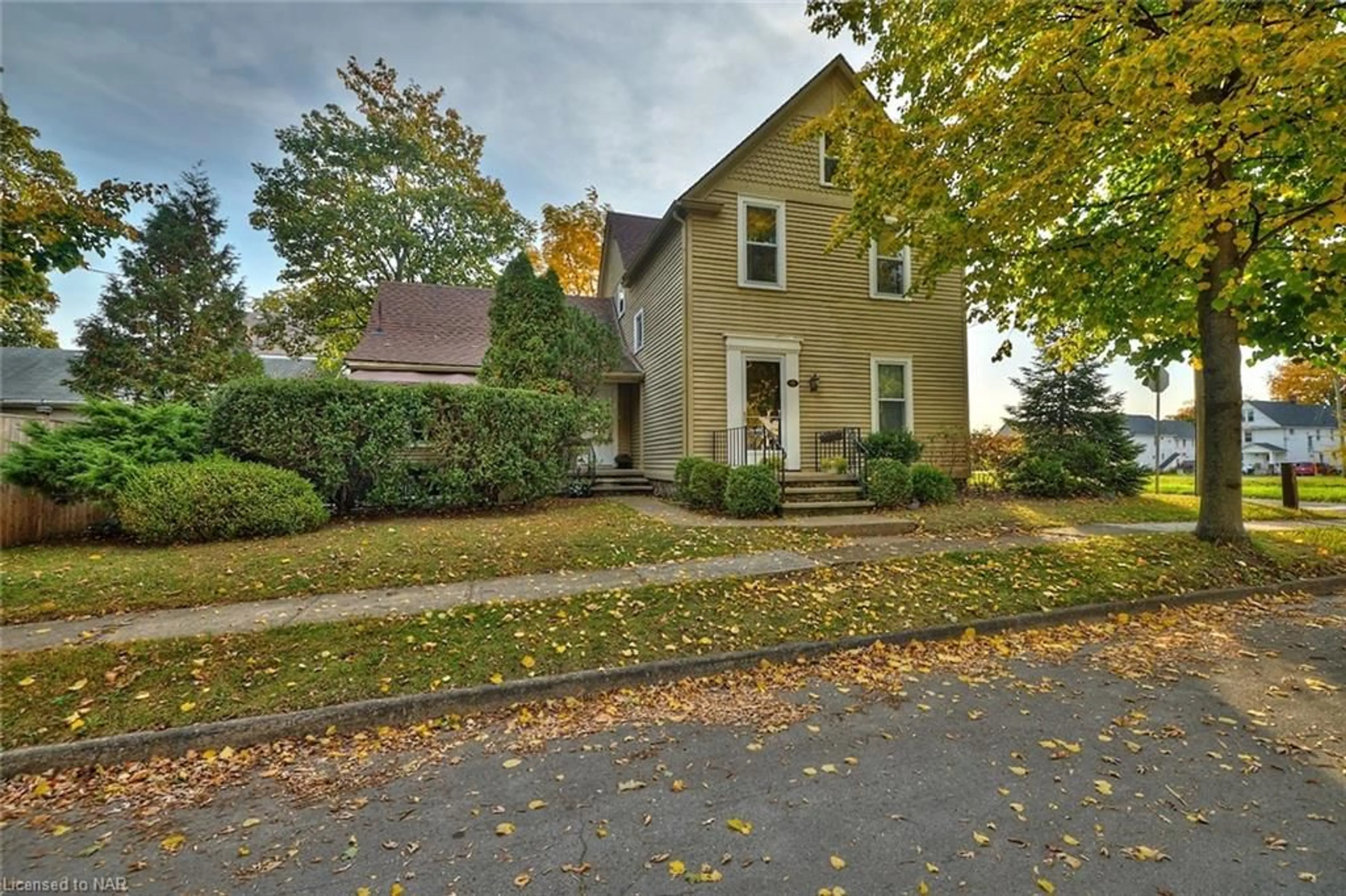 A pic from exterior of the house or condo, the street view for 53 Archange St, Fort Erie Ontario L2A 3K6