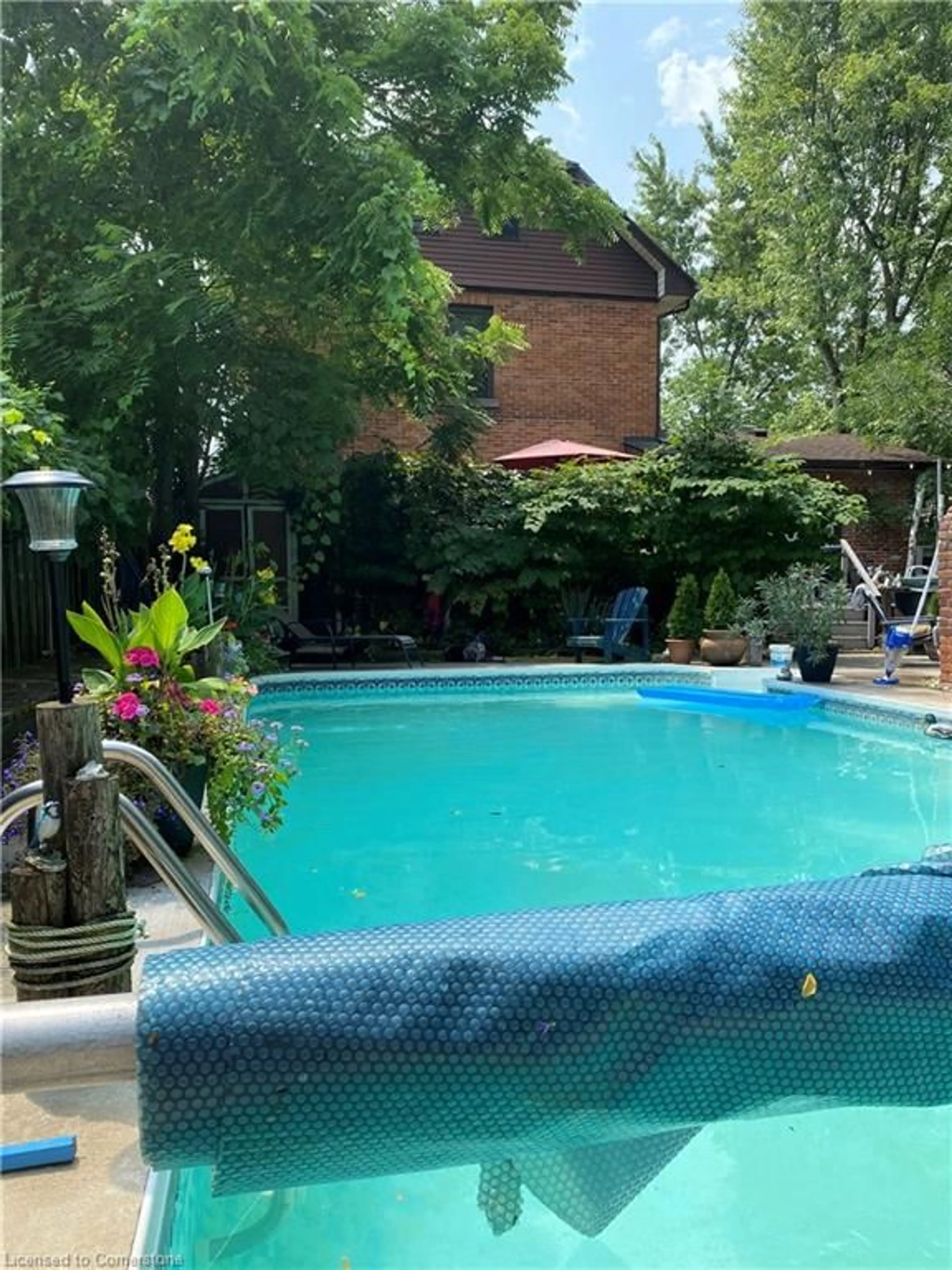 Indoor or outdoor pool for 505 Lock St, Dunnville Ontario N1A 1V8