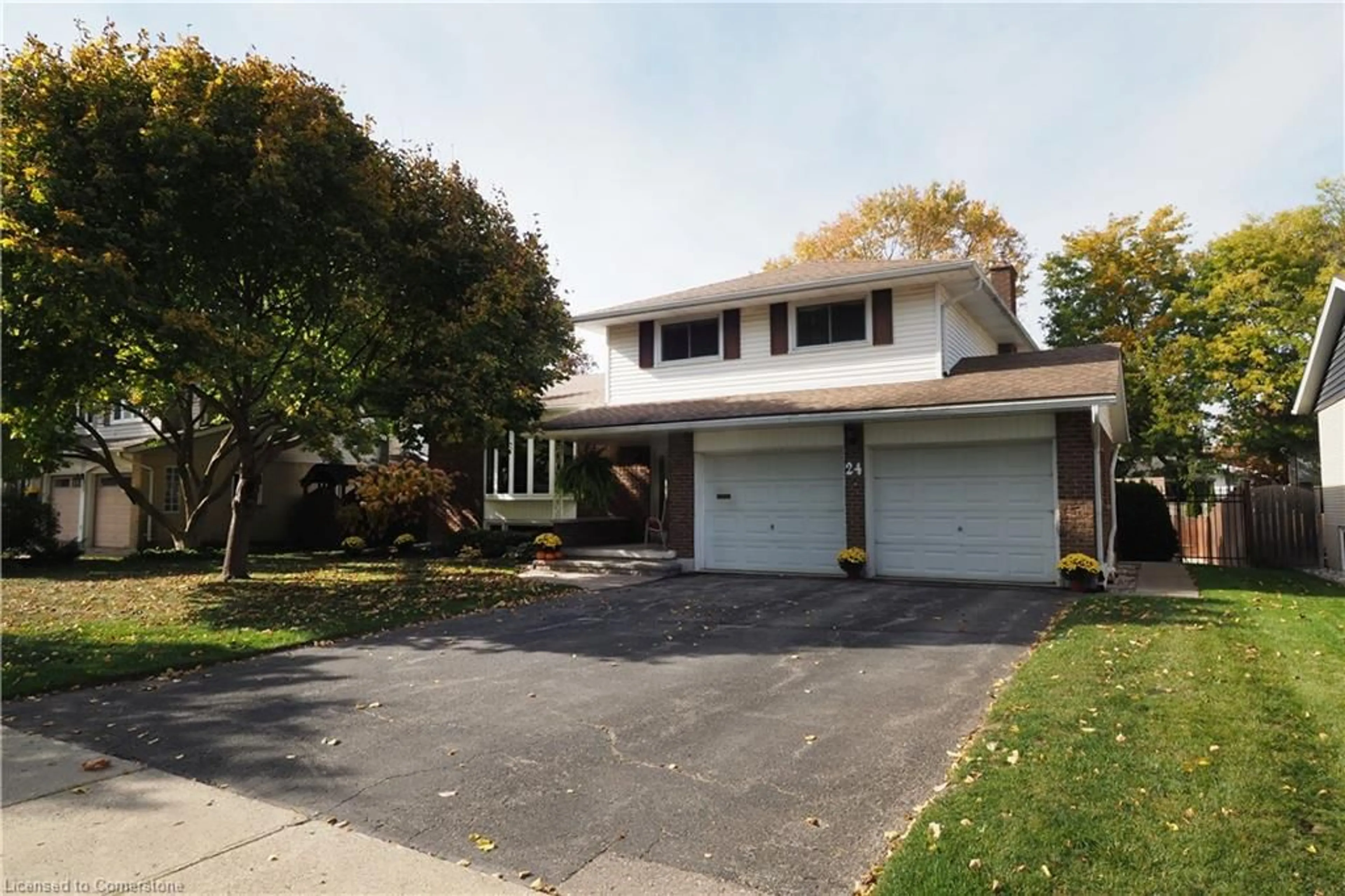 Frontside or backside of a home, the street view for 24 Rosewood Dr, Kitchener Ontario N2A 1E4