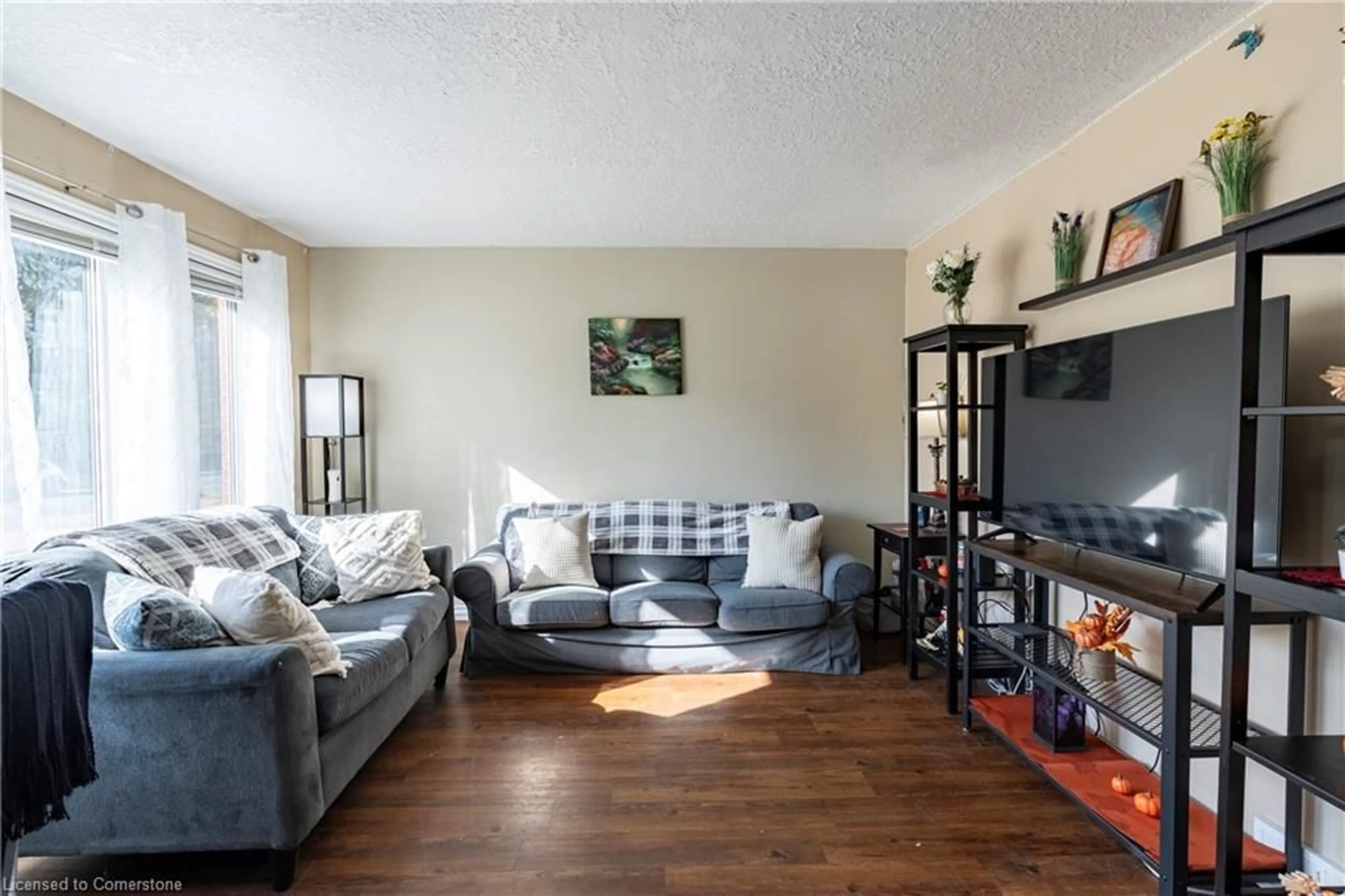 Living room, wood floors for 58 Breckenridge Dr, Kitchener Ontario N2B 2N9