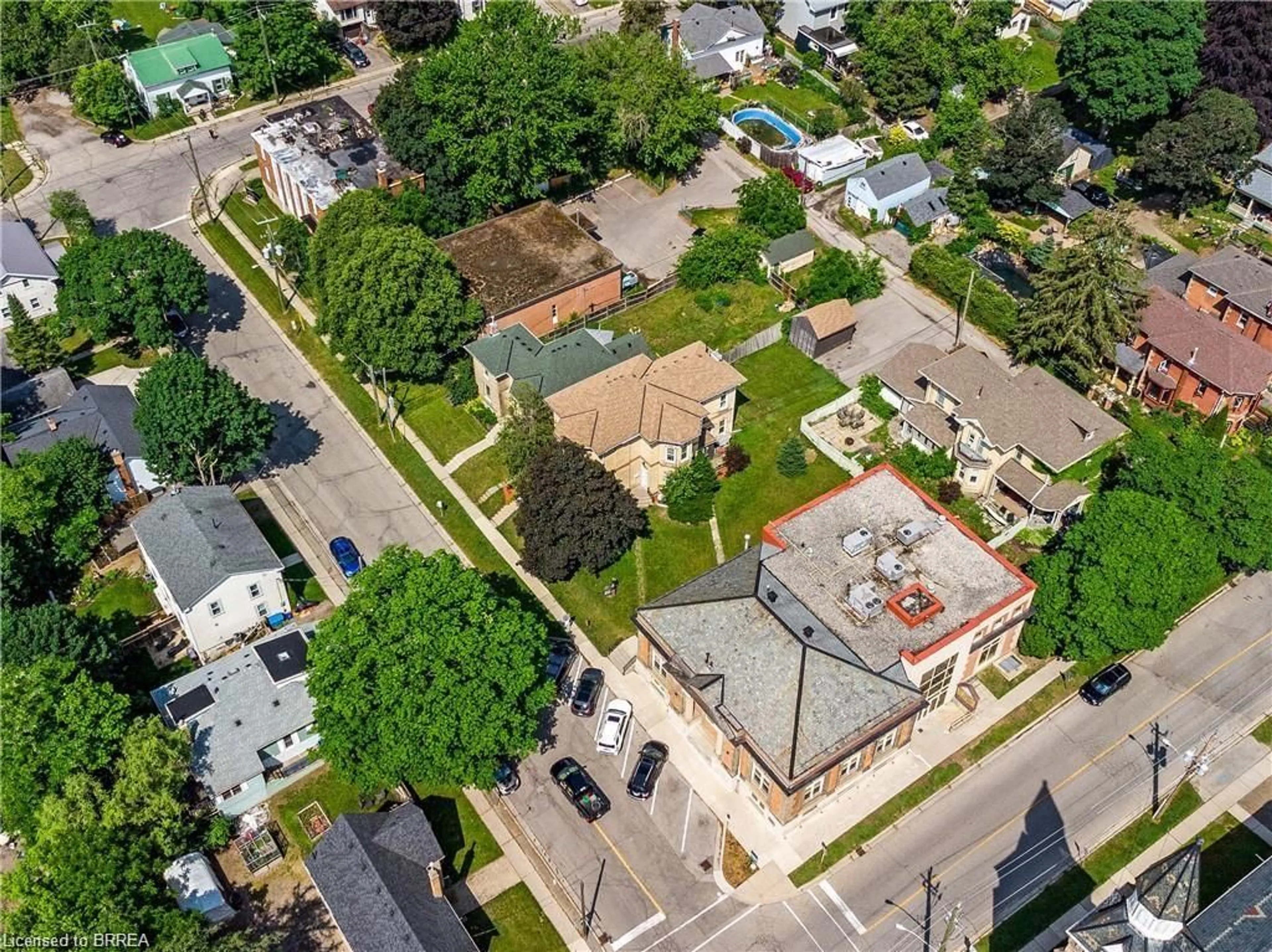 Frontside or backside of a home, the street view for 10 William St, Paris Ontario N3L 1K7