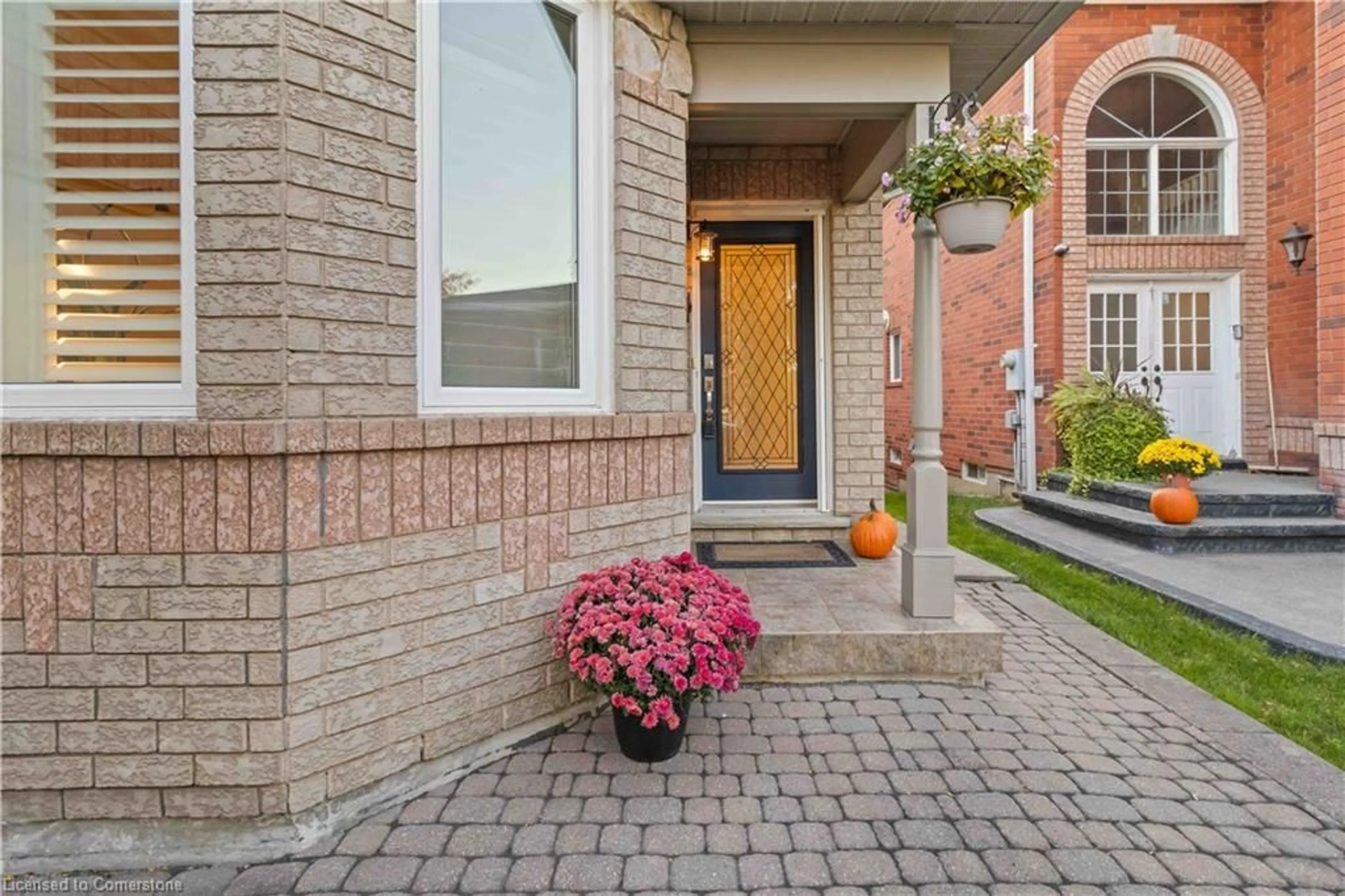 Home with brick exterior material for 5756 Whitehorn Ave, Mississauga Ontario L5V 1W1