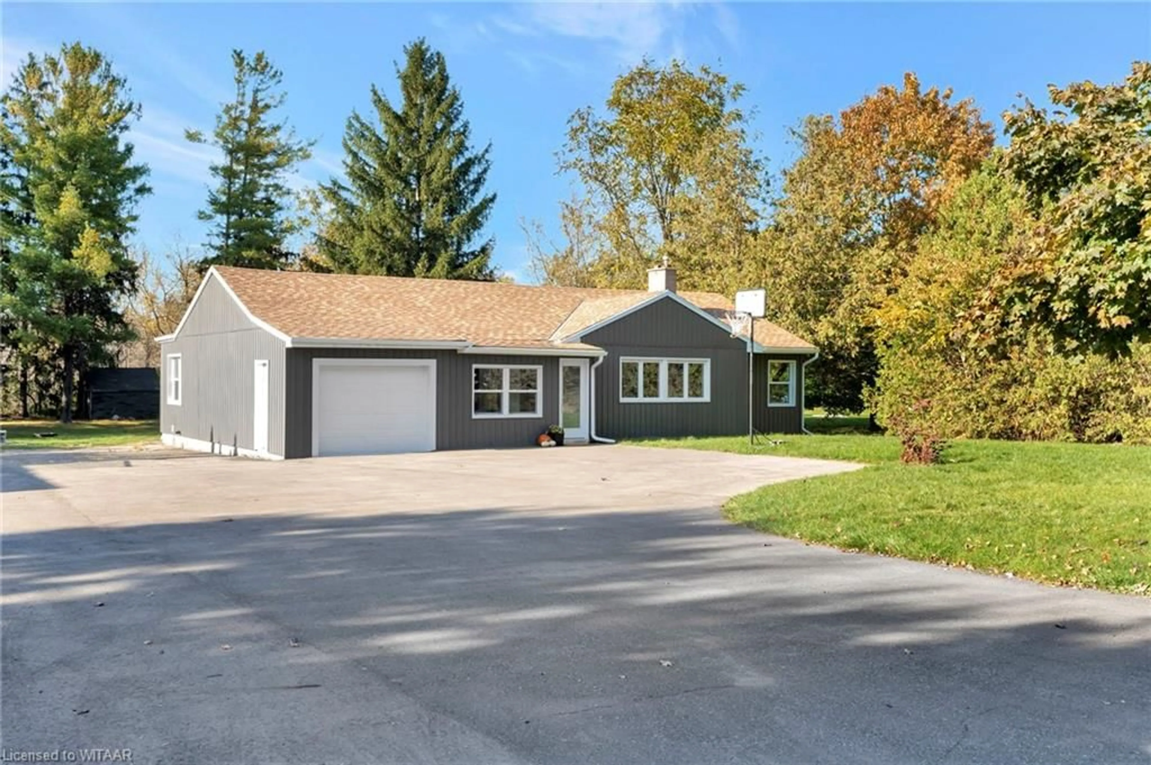 Frontside or backside of a home, cottage for 584455 Beachville Rd, Beachville Ontario N0J 1A0