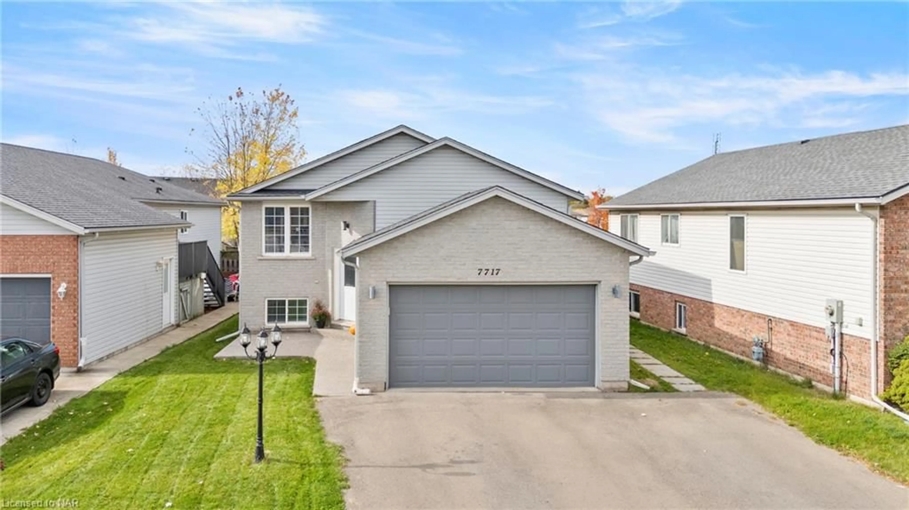 Frontside or backside of a home, the street view for 7717 Ascot Cir, Niagara Falls Ontario L2H 3H2