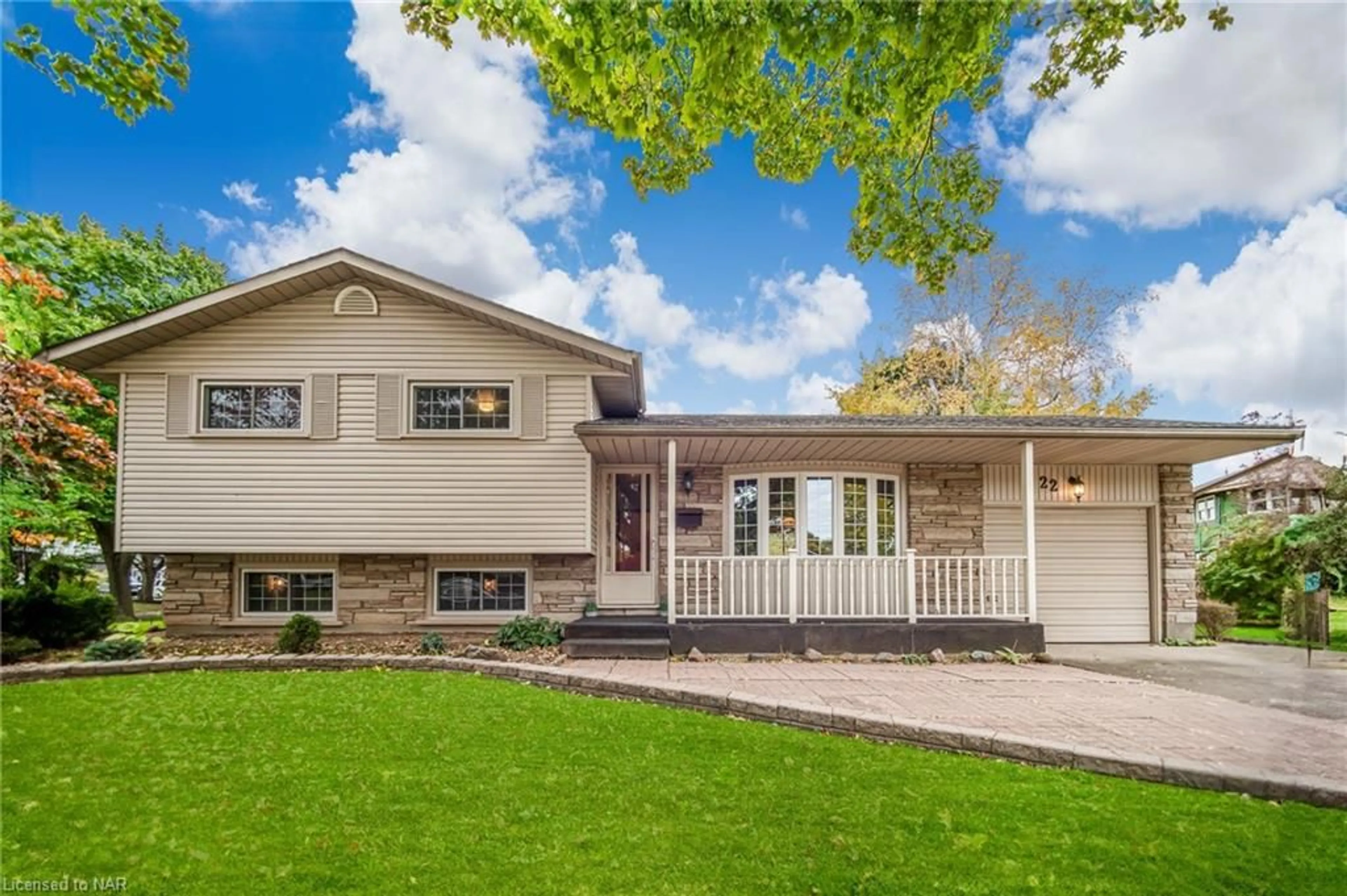 Frontside or backside of a home, cottage for 22 Rosemount Ave, St. Catharines Ontario L2M 1Z6