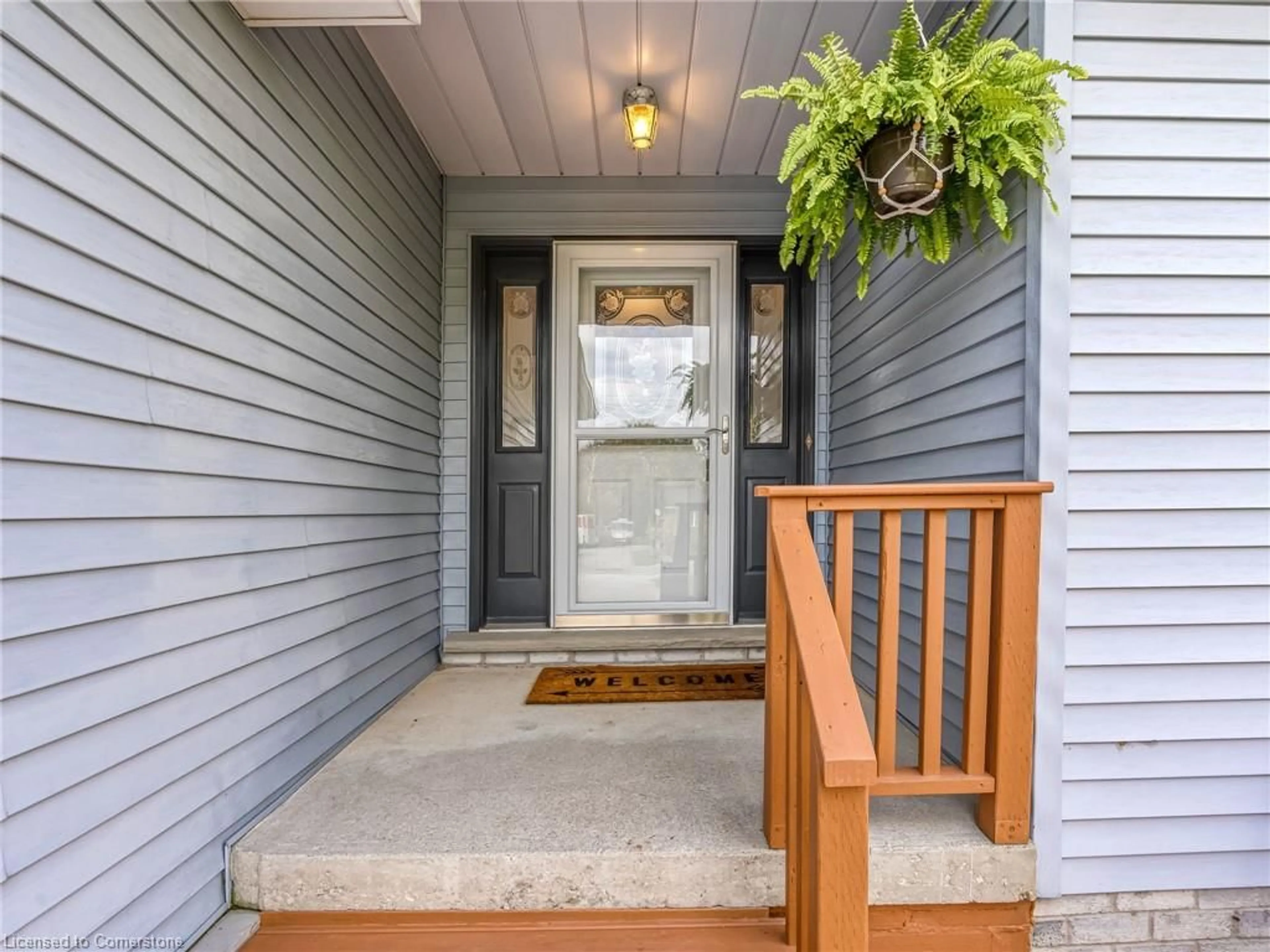 Indoor entryway, wood floors for 1472 Norfolk Country 19 Rd, Wilsonville Ontario N0E 1Z0