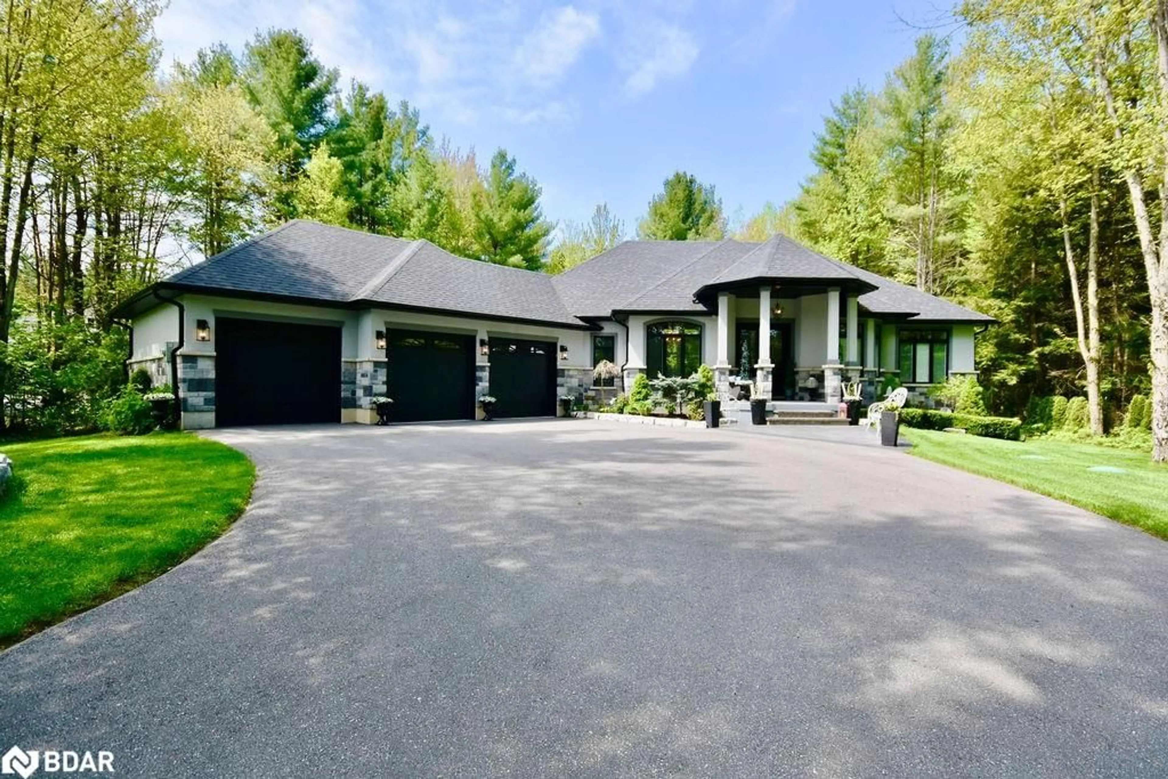 Frontside or backside of a home, cottage for 2 Sycamore Cir, Phelpston Ontario L0L 2K0