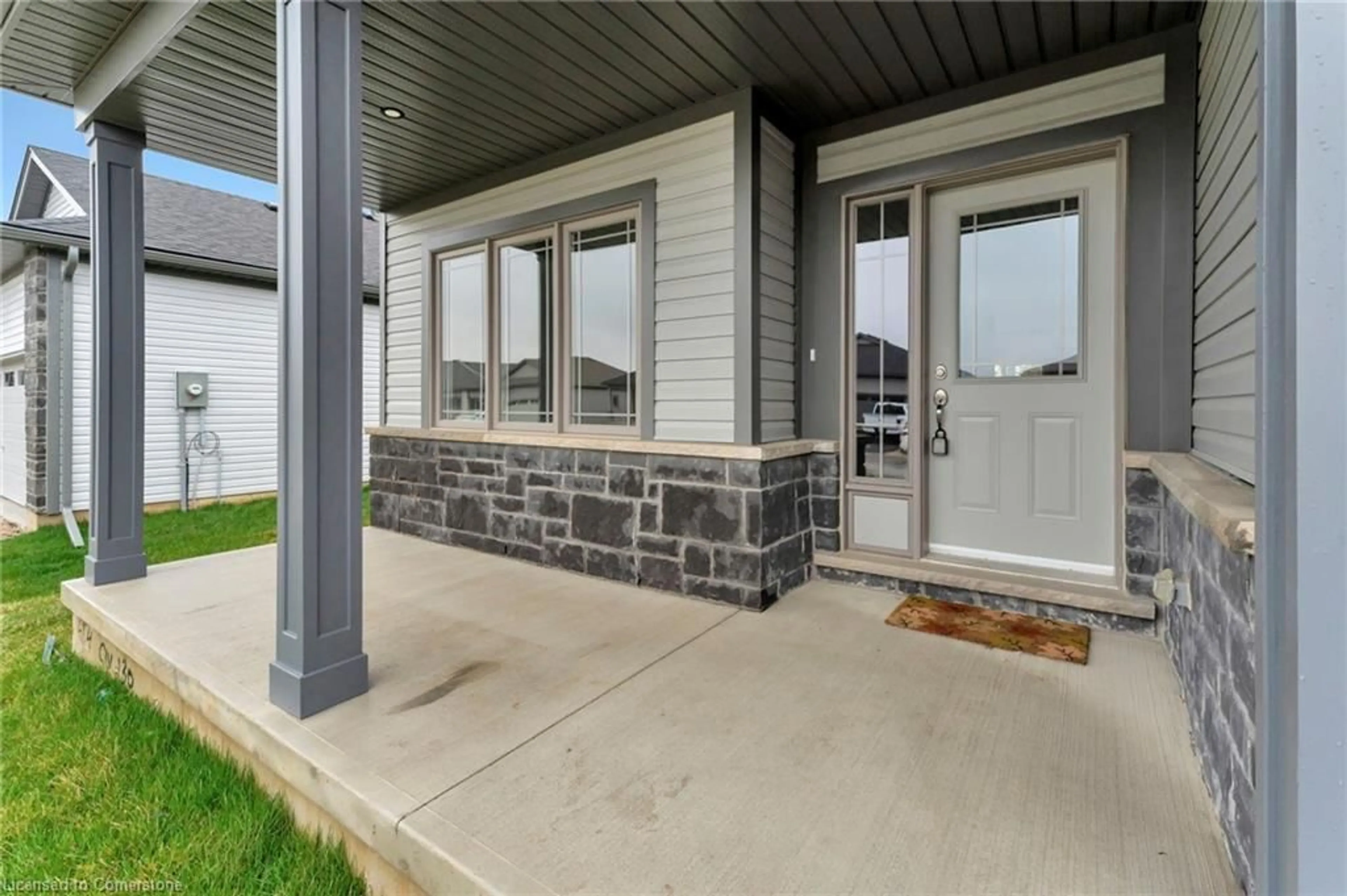 Indoor entryway, cement floor for 130 Ellen St, Atwood Ontario N0G 1B0