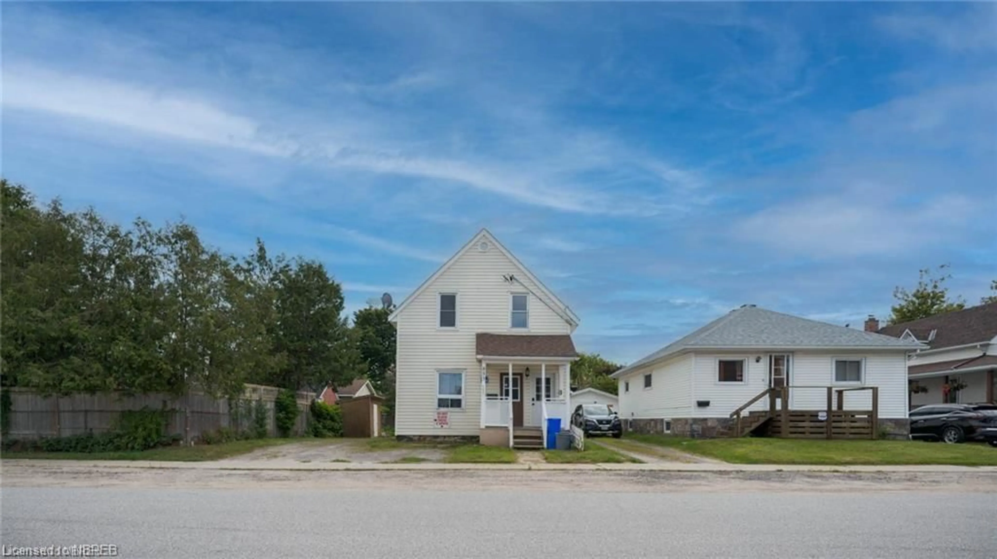 A pic from exterior of the house or condo, the street view for 853 Fraser St, North Bay Ontario P1B 3X5