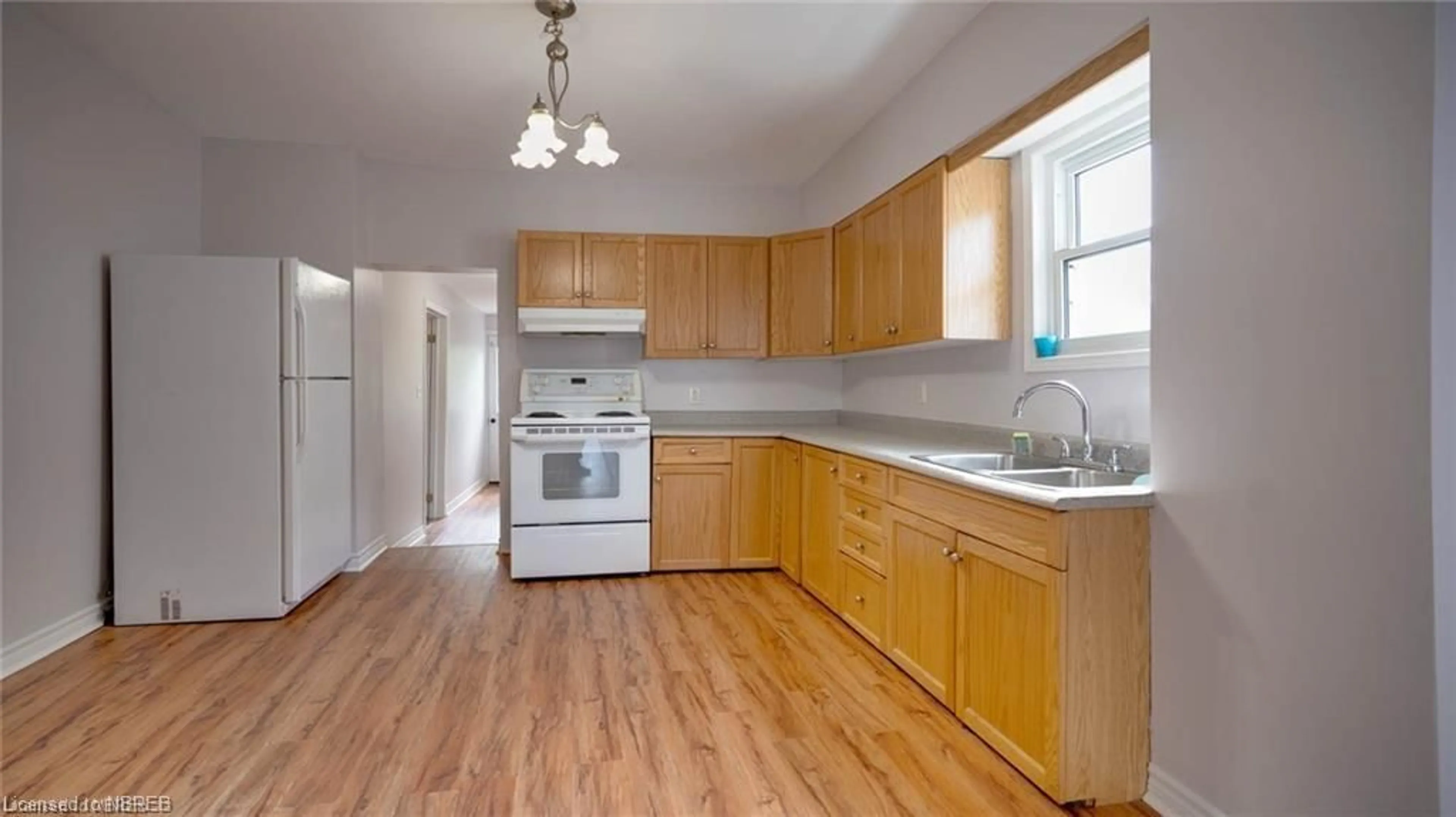 Standard kitchen, wood floors, cottage for 853 Fraser St, North Bay Ontario P1B 3X5