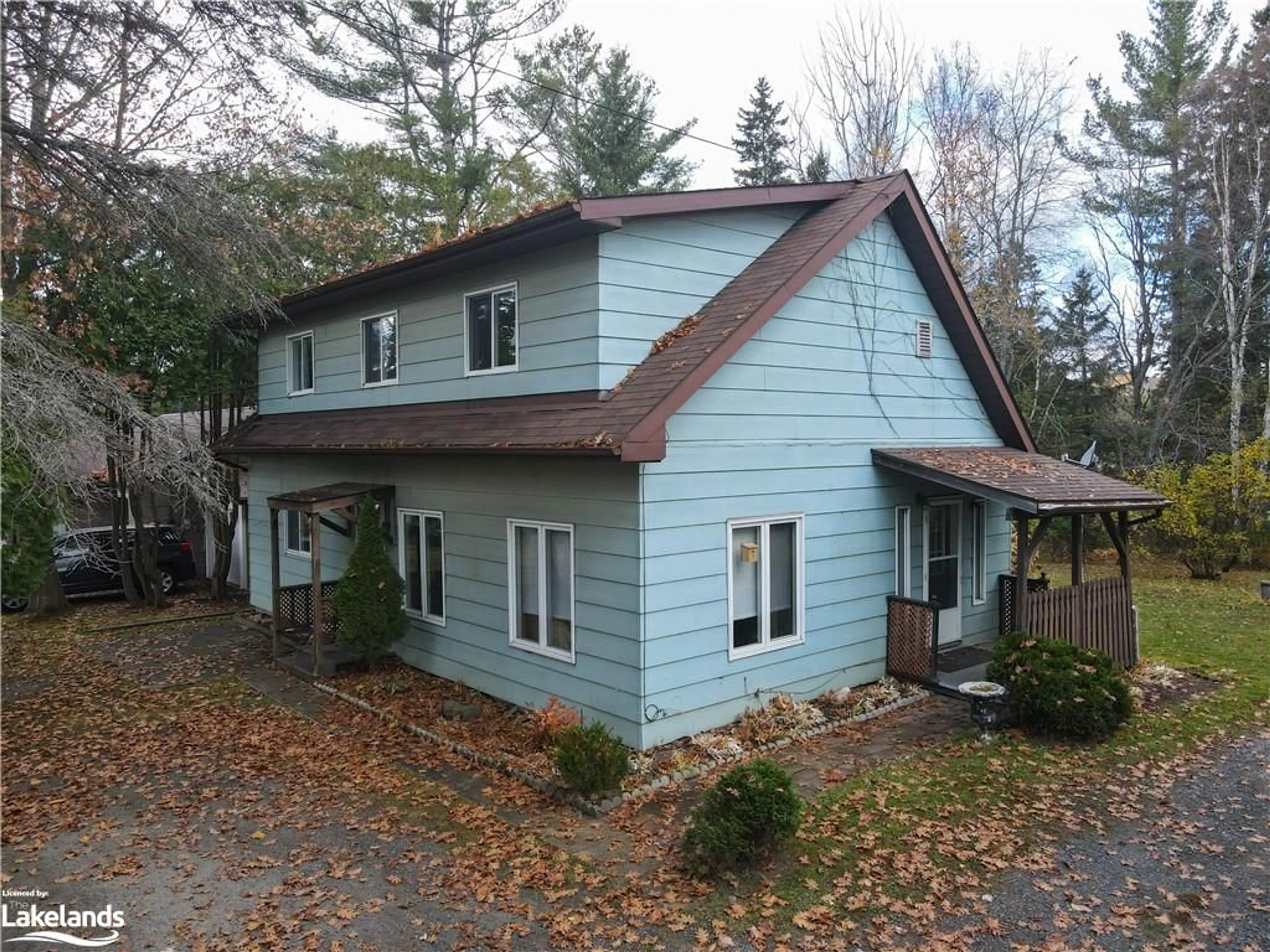 Frontside or backside of a home, cottage for 102 Hanes Rd, Huntsville Ontario P1H 1M4