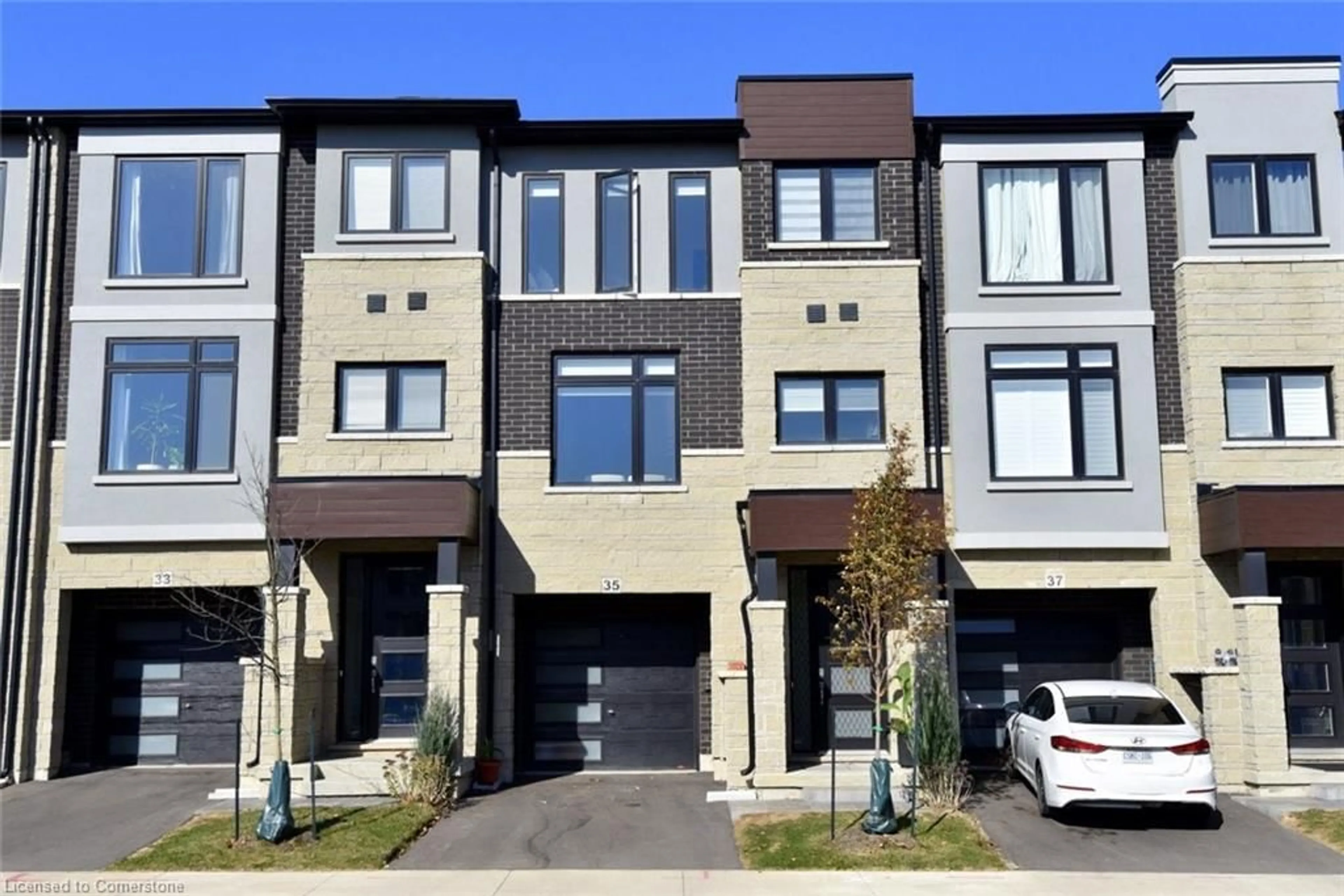 A pic from exterior of the house or condo, the front or back of building for 35 Cadwell Lane, Hamilton Ontario L9C 0E8