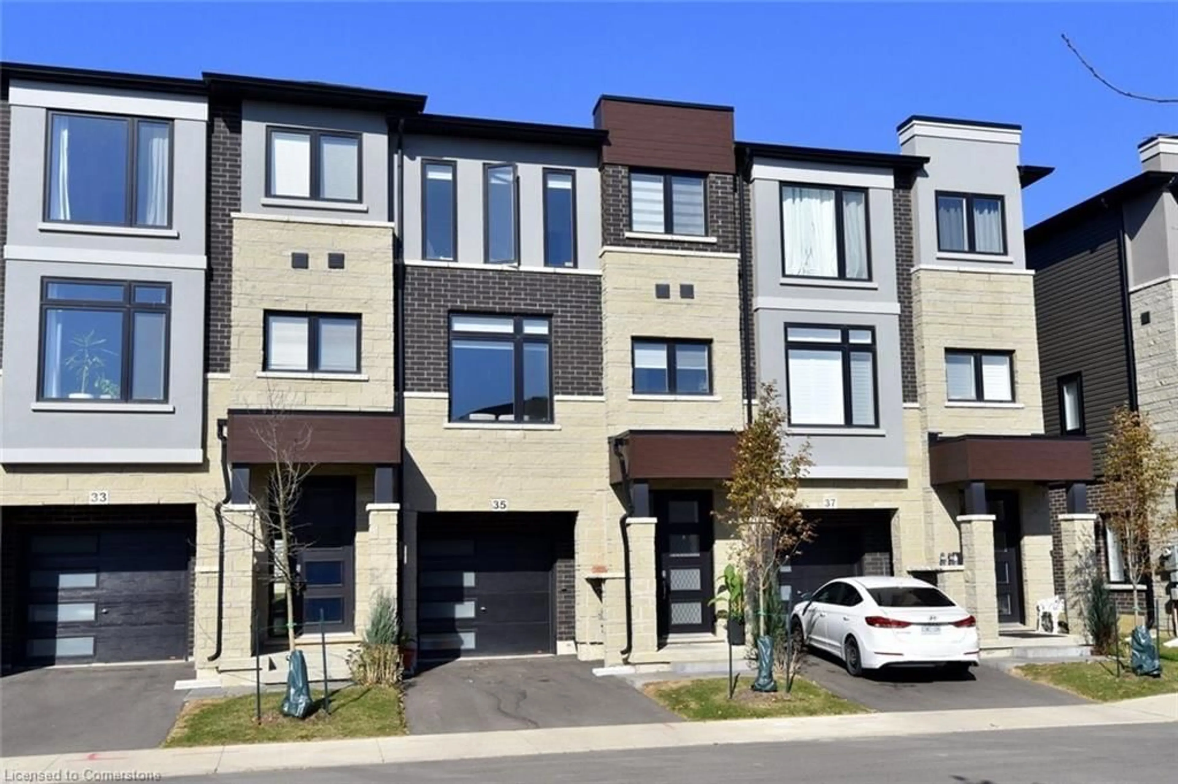 A pic from exterior of the house or condo, the street view for 35 Cadwell Lane, Hamilton Ontario L9C 0E8