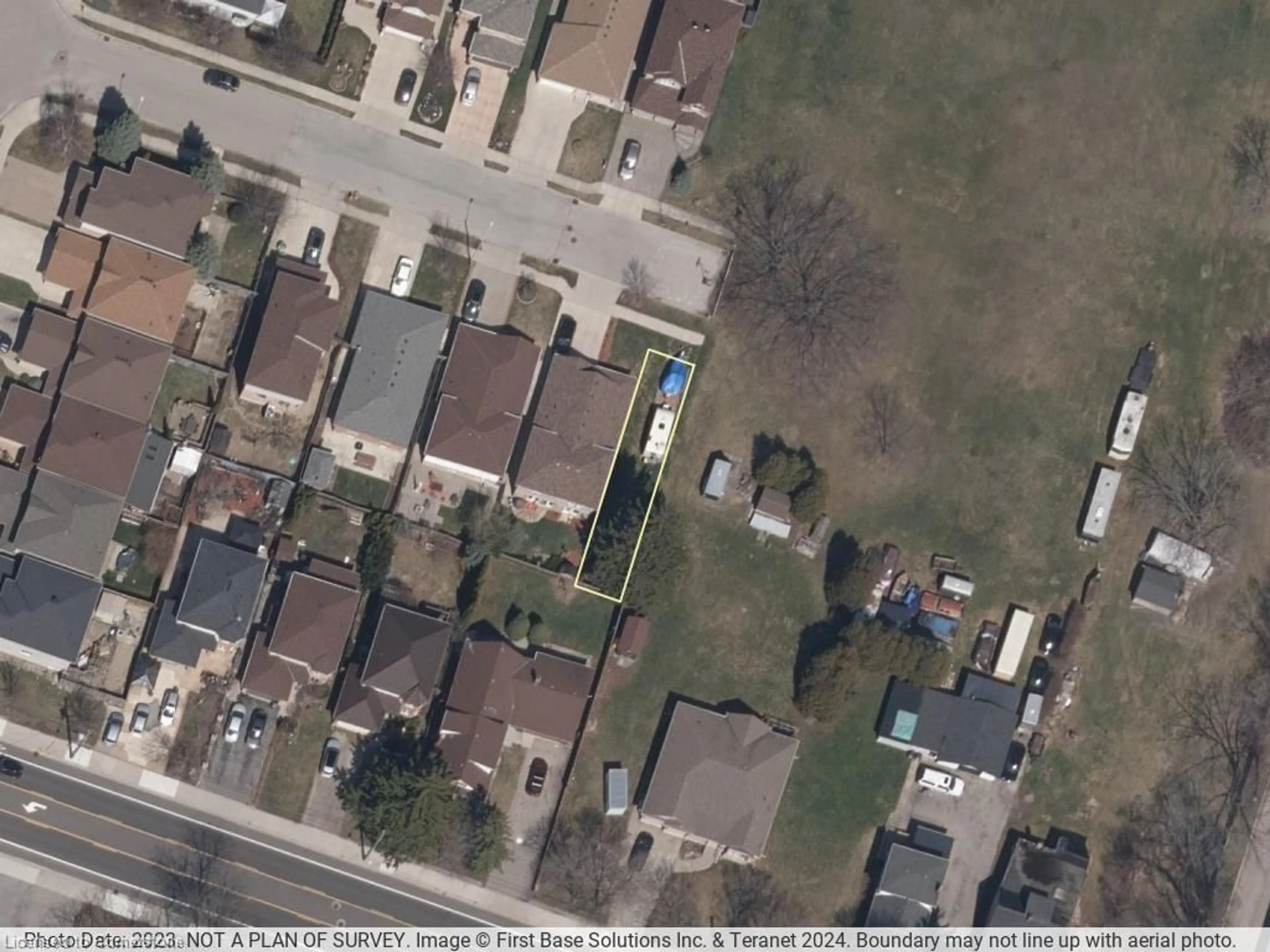 Frontside or backside of a home, the street view for 0 Pineway Ave, Hamilton Ontario L9A 5K2