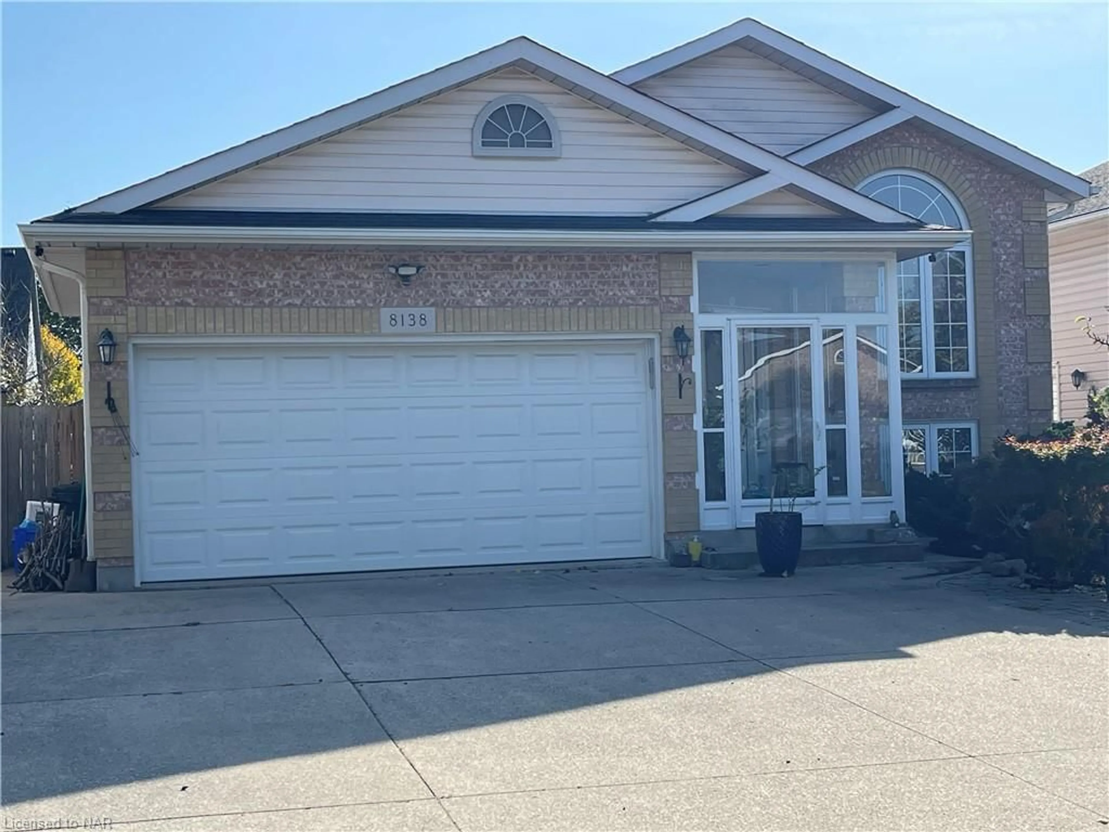 Frontside or backside of a home, the street view for 8138 Harvest Cres, Niagara Falls Ontario L2H 3G4