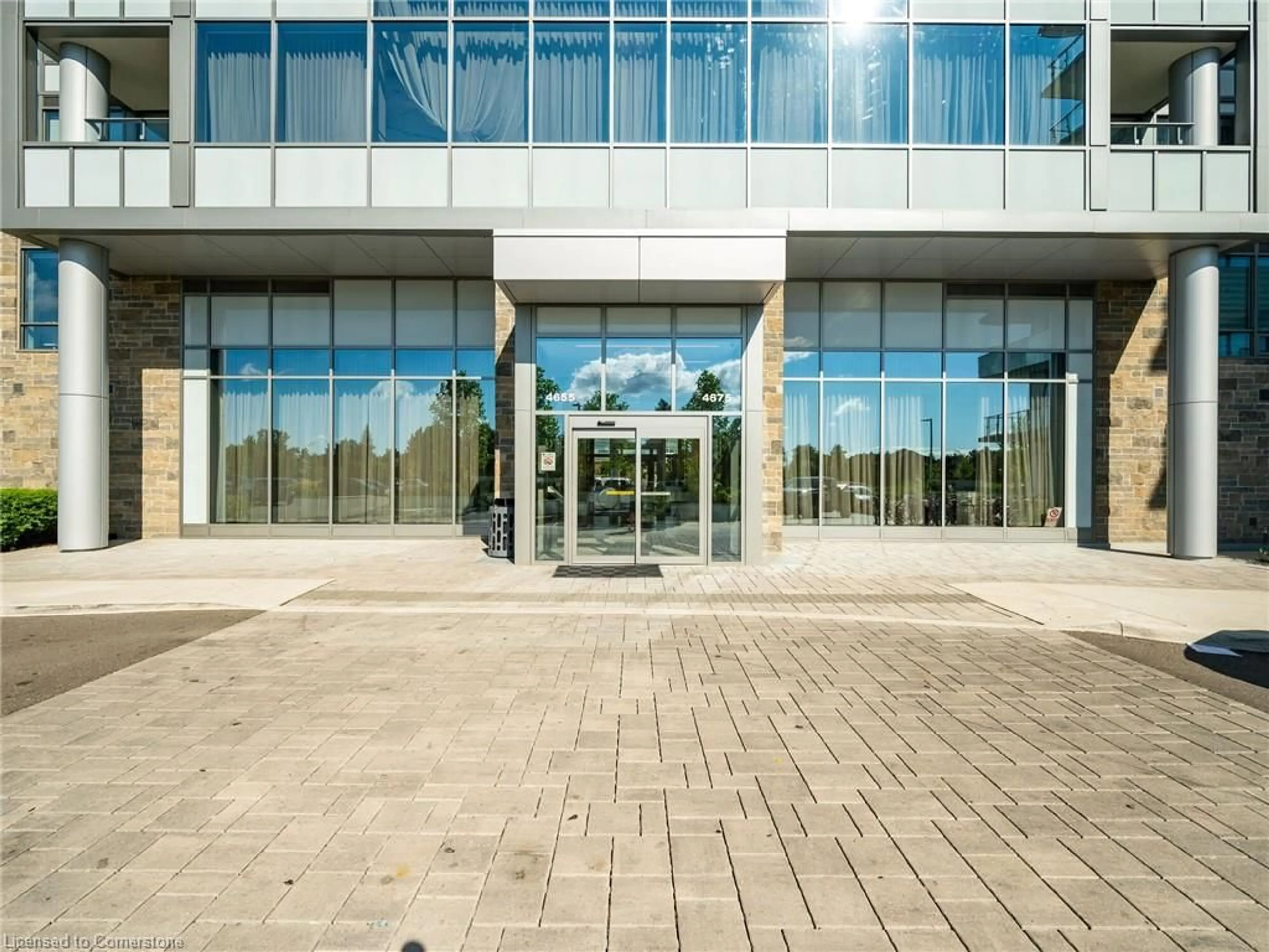 Indoor foyer, ceramic floors for 4675 Metcalfe Ave Ave #107, Mississauga Ontario L5M 4N7