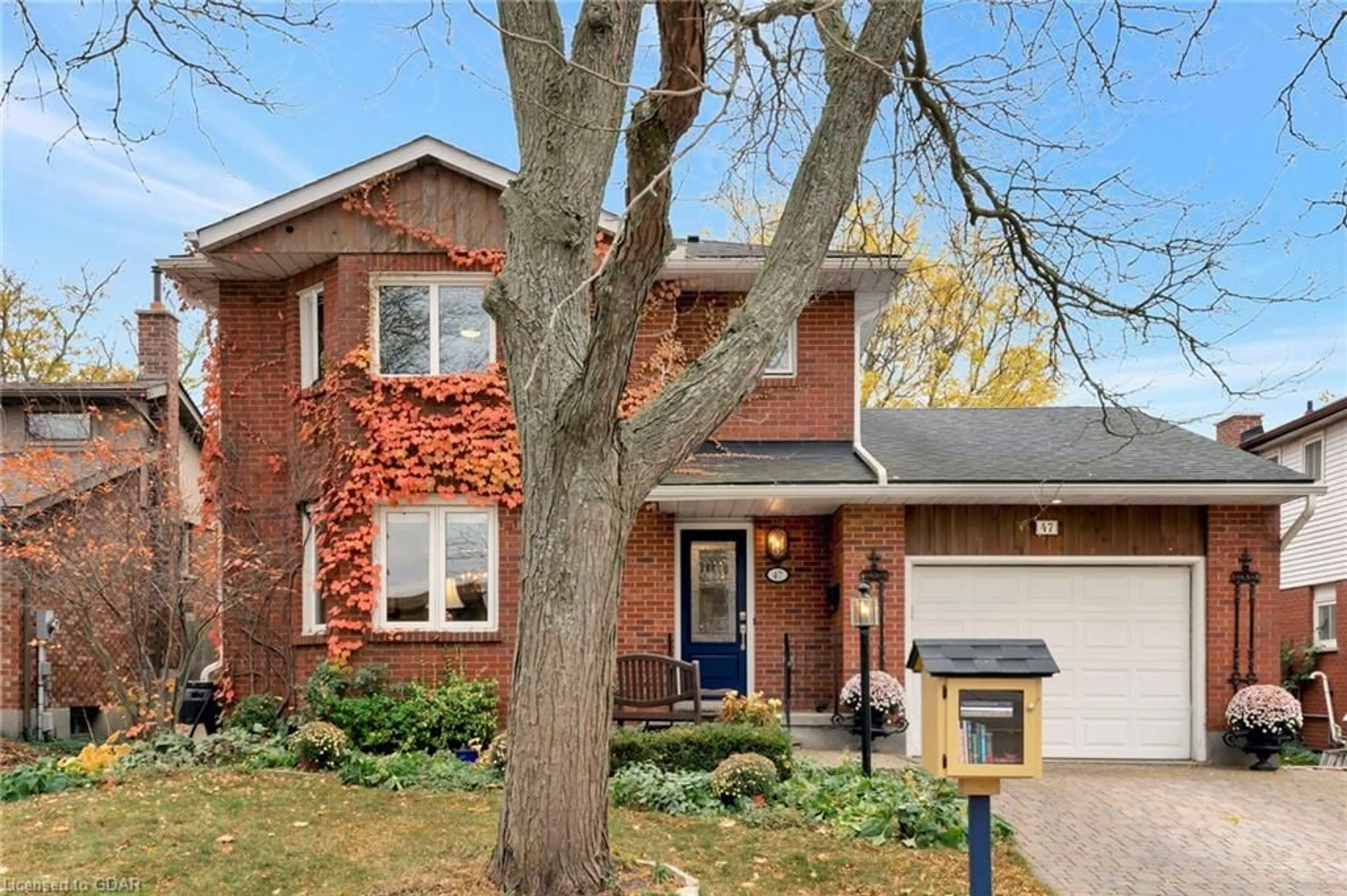 Home with brick exterior material for 47 Woodborough Rd, Guelph Ontario N1G 3L7