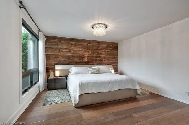 Additional property image - 124 Lynn Crt