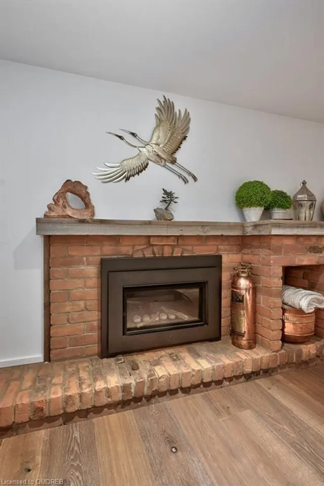 Additional property image - 124 Lynn Crt