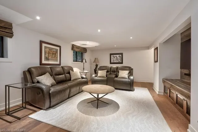 Additional property image - 124 Lynn Crt