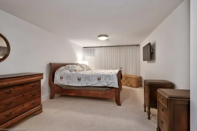 Additional property image - 124 Lynn Crt