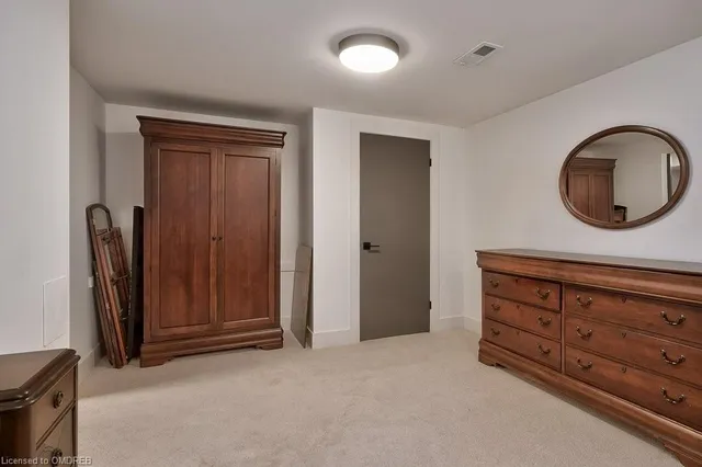Additional property image - 124 Lynn Crt