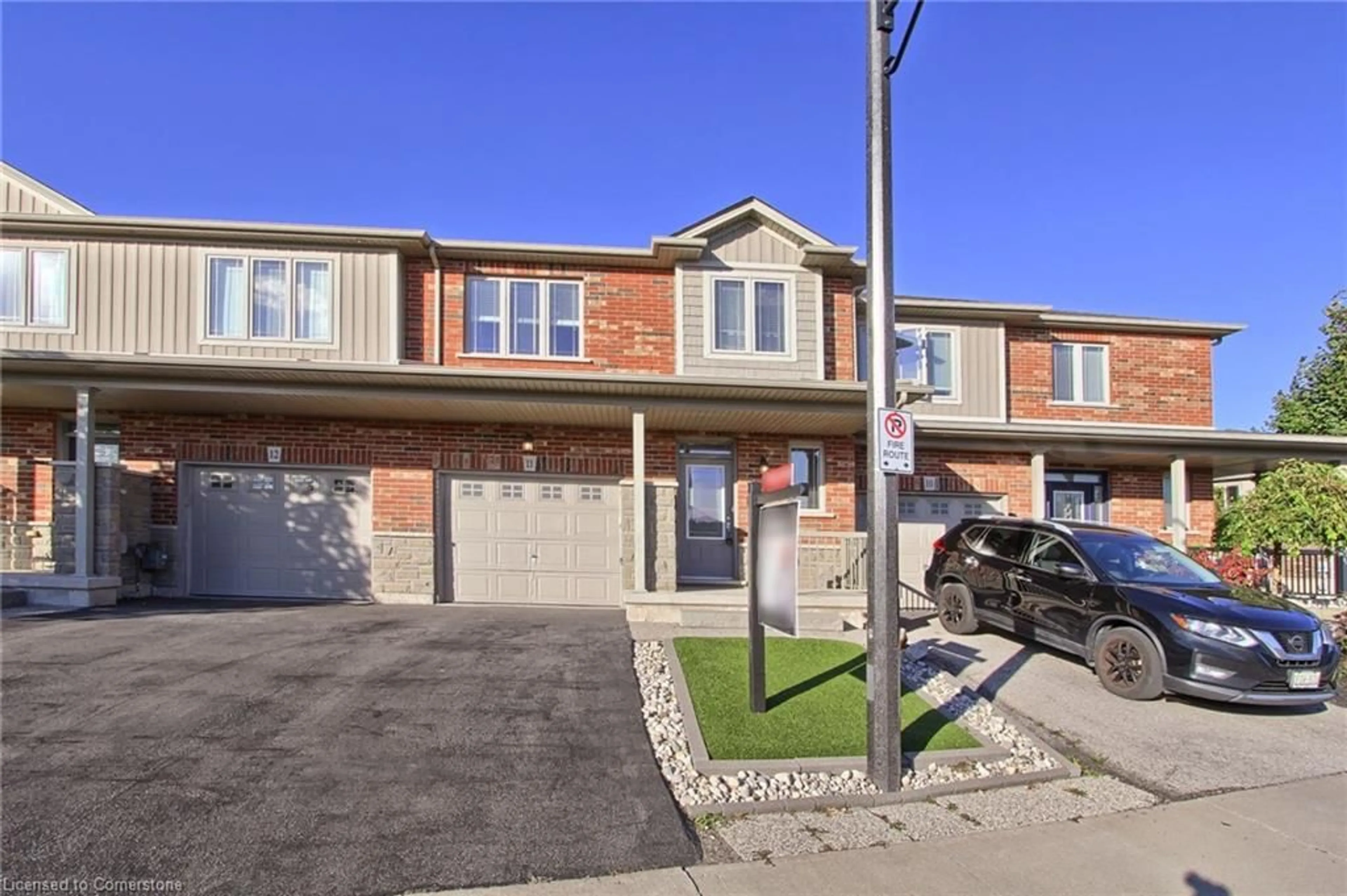 A pic from exterior of the house or condo, the street view for 380 Lake St #11, Grimsby Ontario L3M 0E8