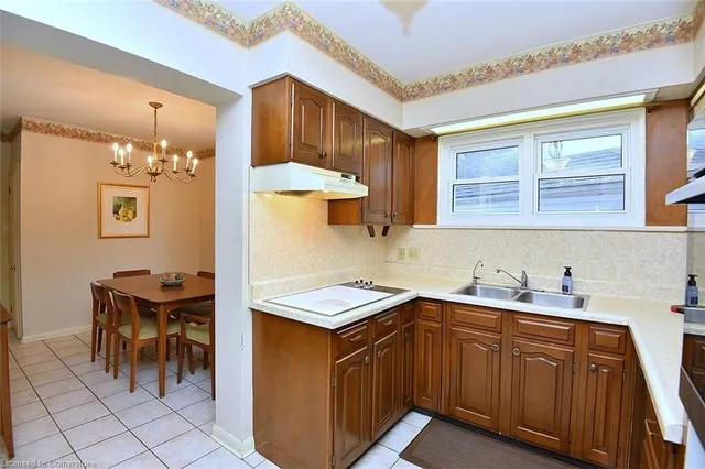 Additional property image - 11 Forsyth Pl