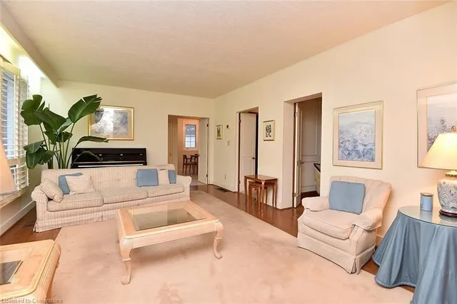 Additional property image - 11 Forsyth Pl