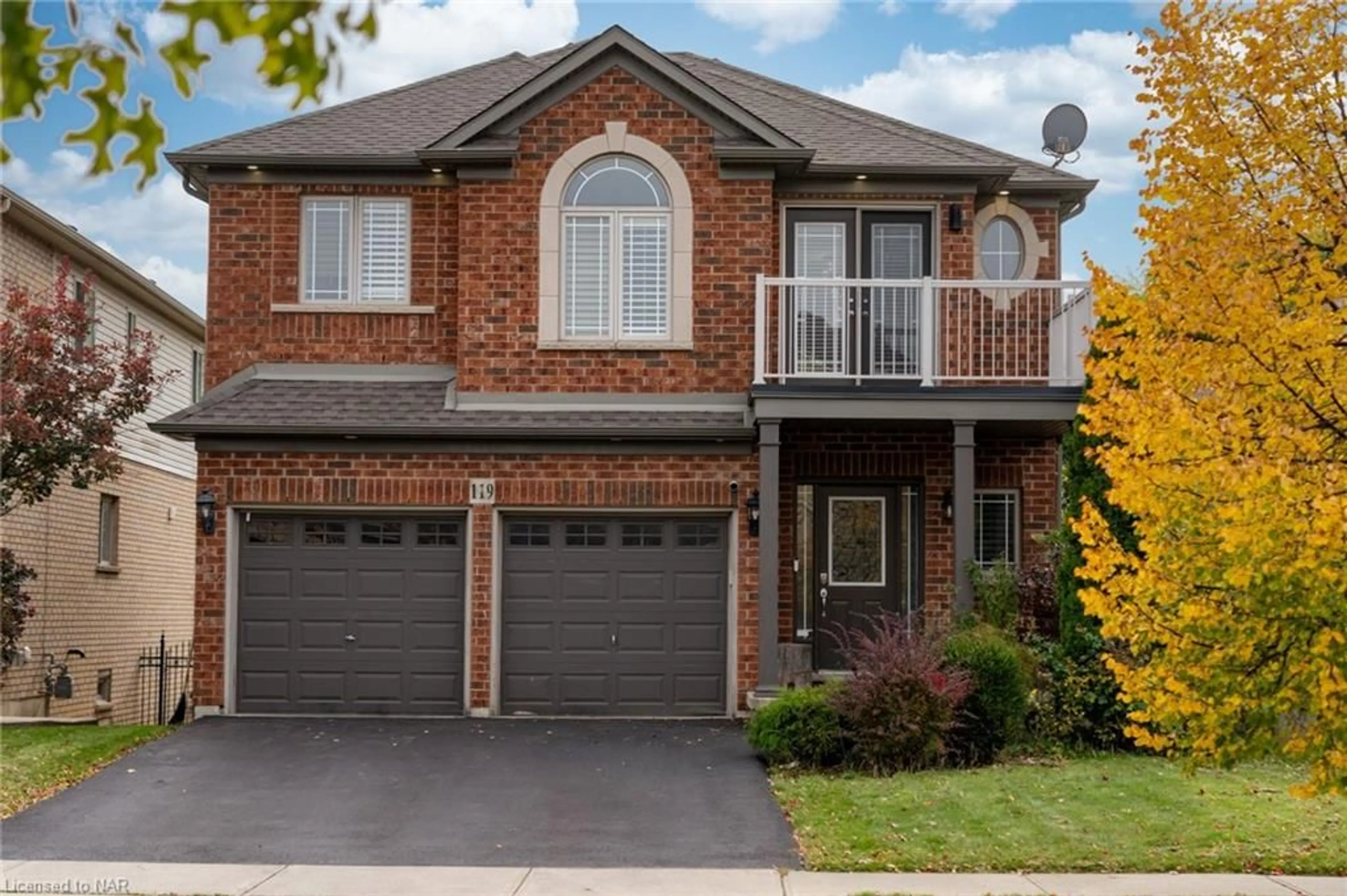 Home with brick exterior material for 119 Candlewood Dr, Stoney Creek Ontario L8J 0A3