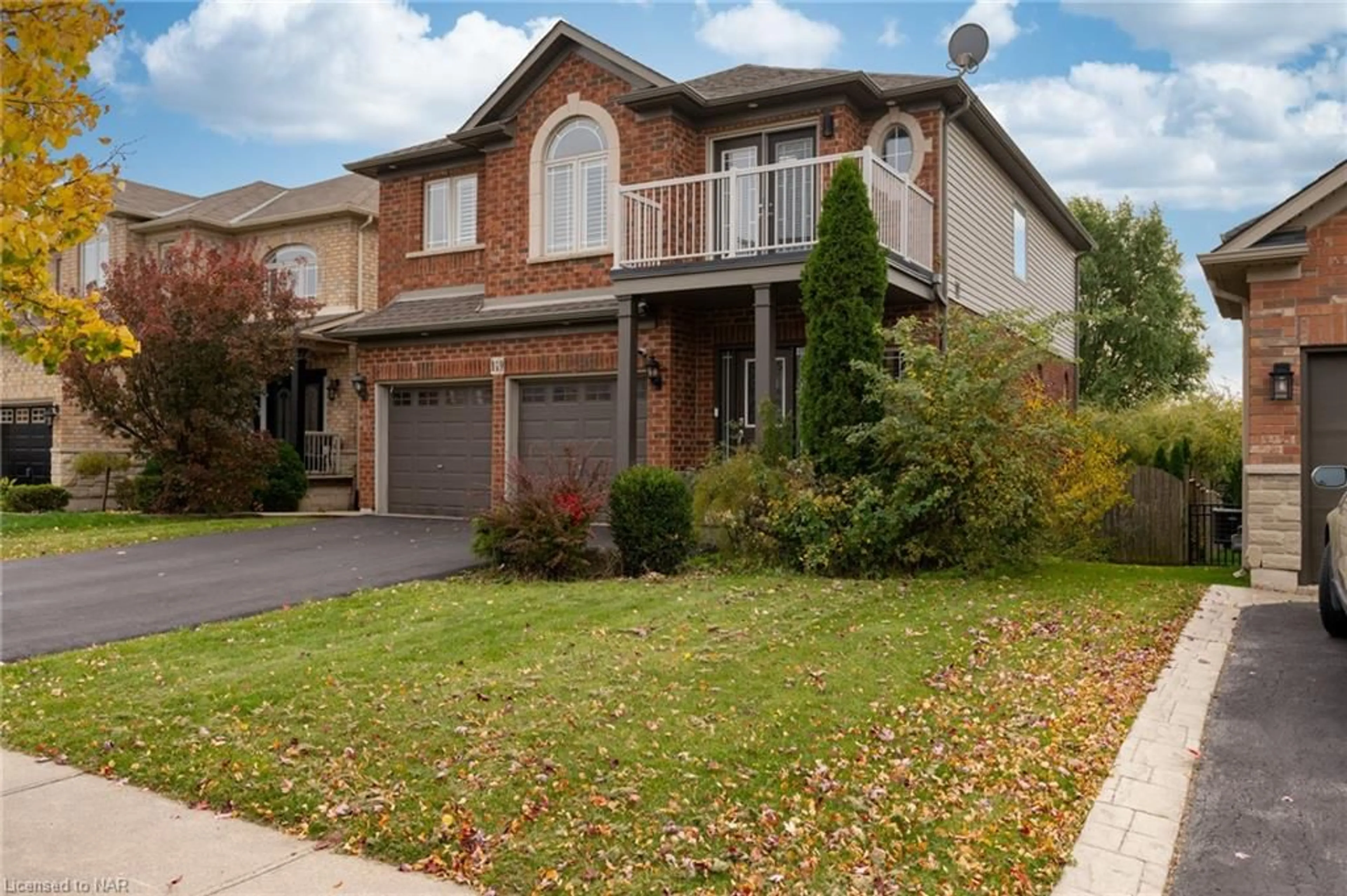 Frontside or backside of a home, the street view for 119 Candlewood Dr, Stoney Creek Ontario L8J 0A3